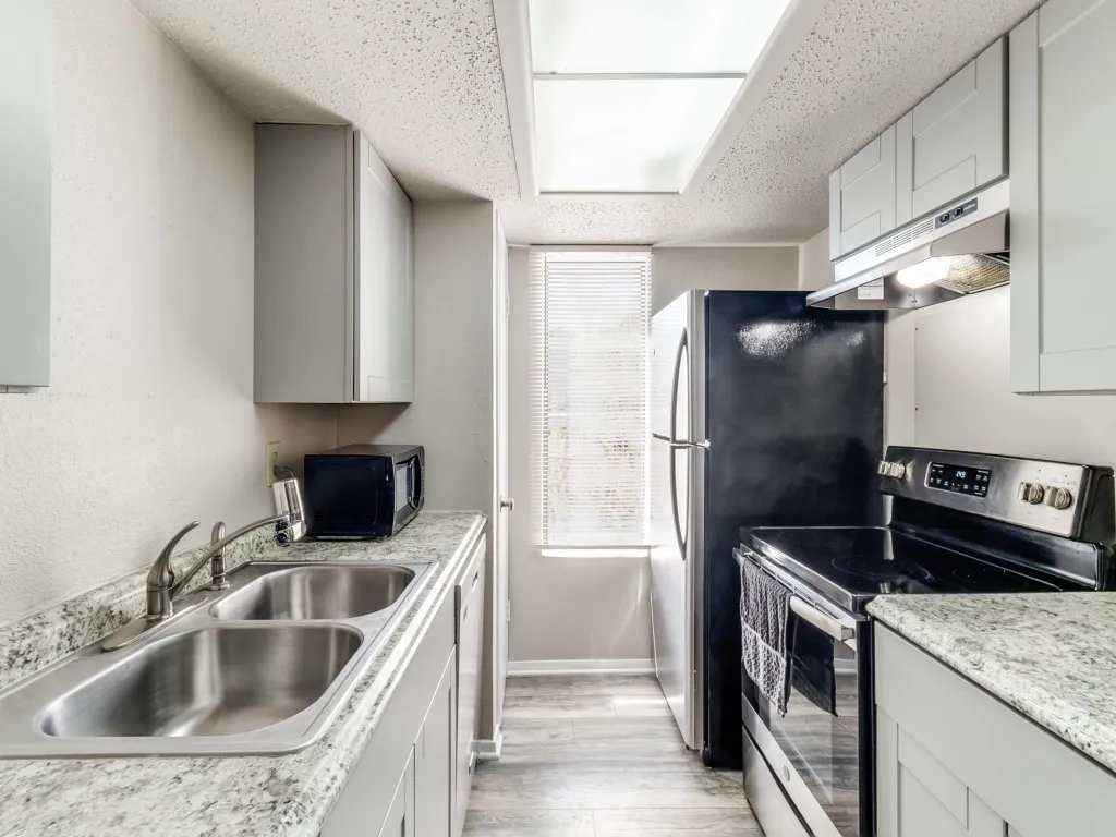 Condominium For Sale in Dallas County , 7431 Holly Hill Drive 210, Dallas, Texas 75231, 2 Bedroom, 1 Bathroom, Garage spaces, 781 Sqft, built in 1979, mls#21219215, Real Estate Agent in Dallas, Homes For Sale in Dallas county, Homes For Sale in Dallas, Realtor in Dallas Texas, Real Estate Brokerage Independent Realty Texas, Luminita Cordes Realtor