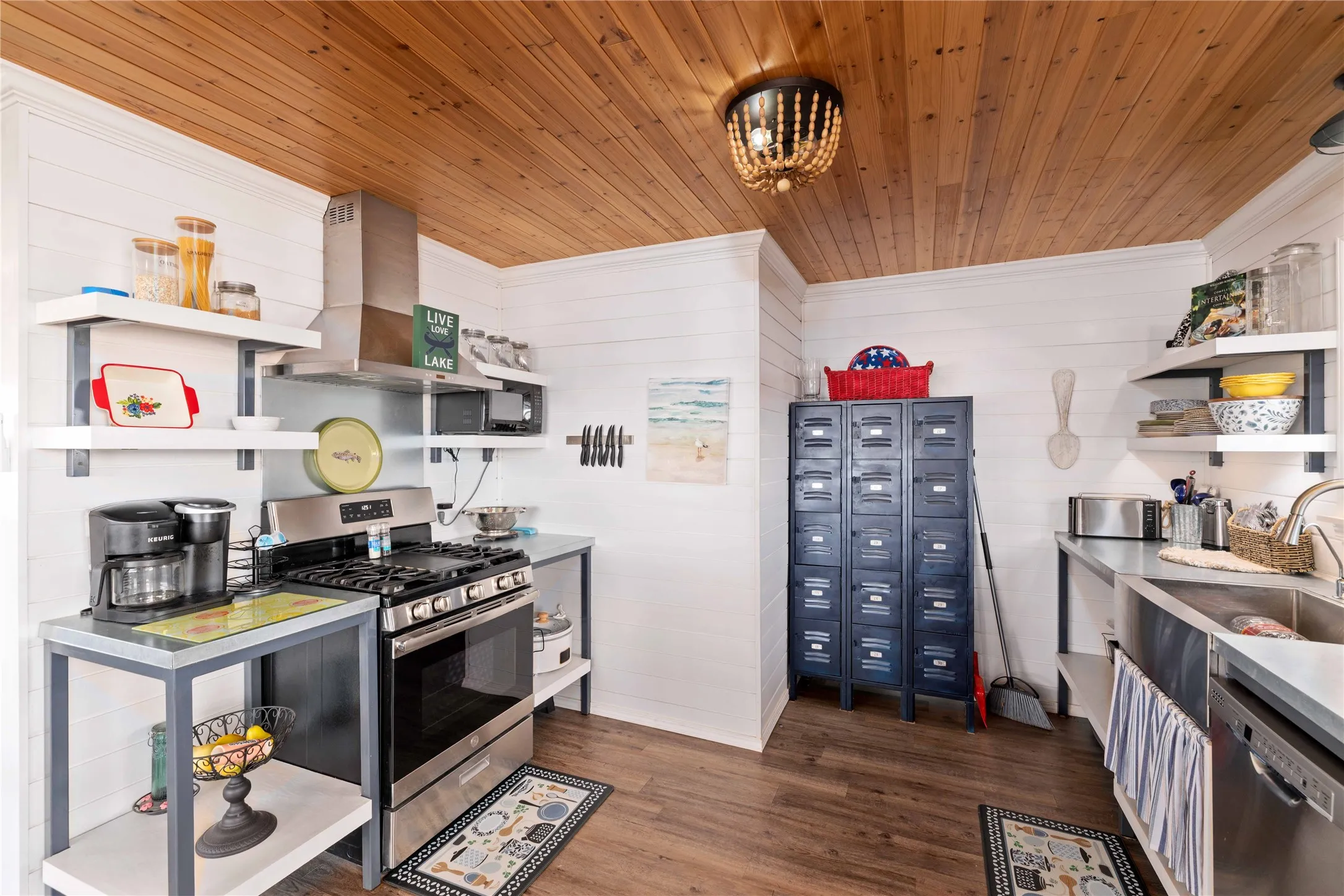 Single Family Residence For Sale in Brown County , 3490 Bounding Main, May, Texas 76857, 2 Bedroom, 1 Bathroom, Garage spaces, 1,056 Sqft, built in 1989, mls#21220917, Real Estate Agent in May, Homes For Sale in Brown county, Homes For Sale in May, Realtor in May Texas, Real Estate Brokerage Independent Realty Texas, Luminita Cordes Realtor