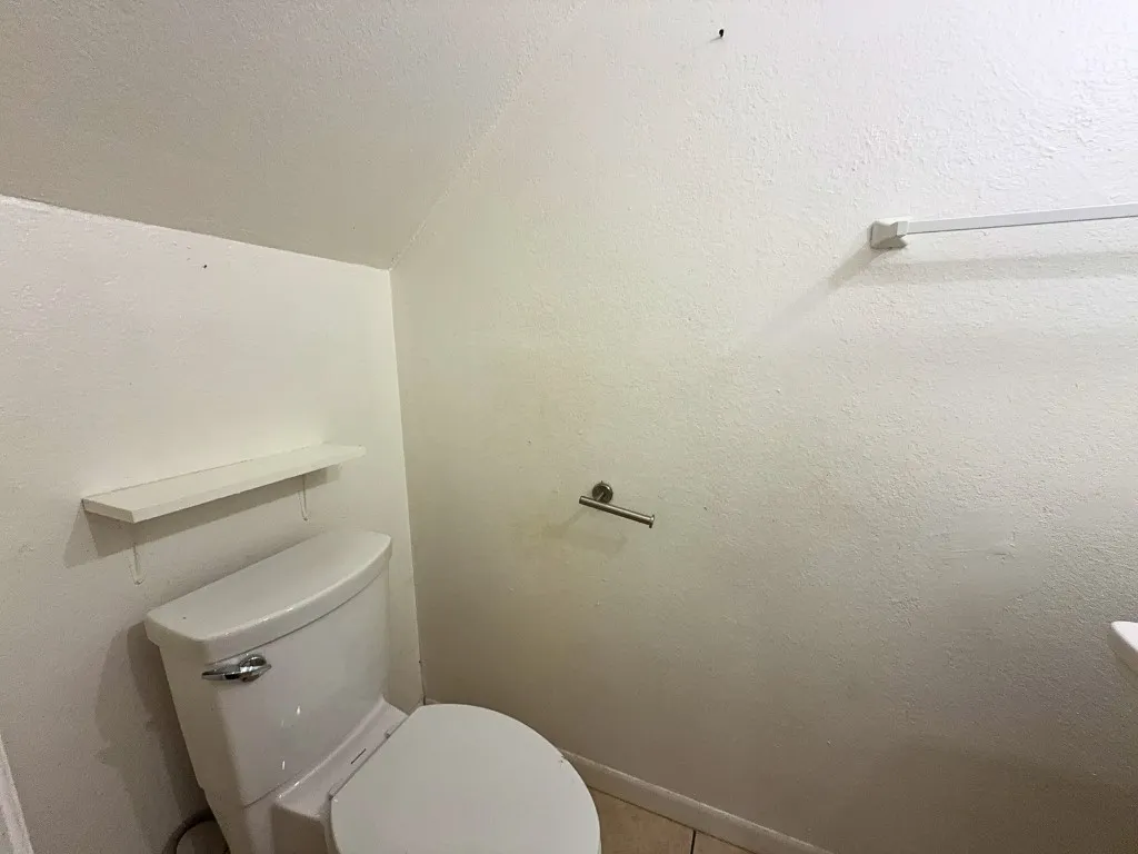 Condominium For Rent in Collin County , 811 W Walnut Street A103, Celina, Texas 75009, 2 Bedroom, 2 Bathroom, Garage spaces, 887 Sqft, built in 1985, Preowned, mls#21221647, Real Estate Agent in Celina, Homes For Rent in Collin county, Homes For Rent in Celina, Realtor in Celina Texas, Real Estate Brokerage Independent Realty Texas, Luminita Cordes Realtor
