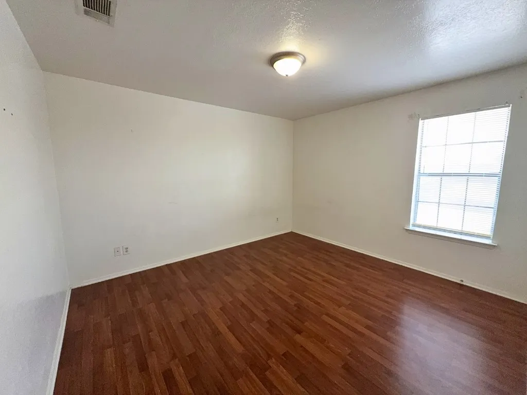 Condominium For Rent in Collin County , 811 W Walnut Street A103, Celina, Texas 75009, 2 Bedroom, 2 Bathroom, Garage spaces, 887 Sqft, built in 1985, Preowned, mls#21221647, Real Estate Agent in Celina, Homes For Rent in Collin county, Homes For Rent in Celina, Realtor in Celina Texas, Real Estate Brokerage Independent Realty Texas, Luminita Cordes Realtor