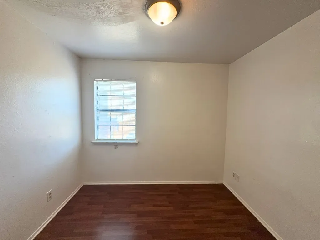 Condominium For Rent in Collin County , 811 W Walnut Street A103, Celina, Texas 75009, 2 Bedroom, 2 Bathroom, Garage spaces, 887 Sqft, built in 1985, Preowned, mls#21221647, Real Estate Agent in Celina, Homes For Rent in Collin county, Homes For Rent in Celina, Realtor in Celina Texas, Real Estate Brokerage Independent Realty Texas, Luminita Cordes Realtor