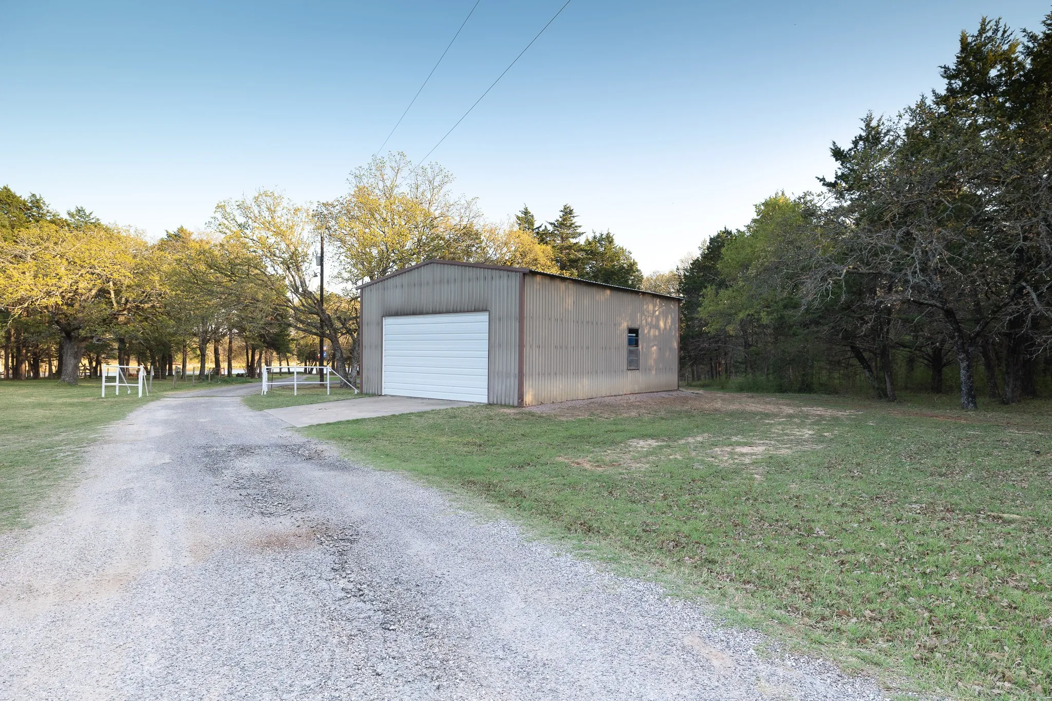 Farm For Sale in Grayson County , 182 Huts Crossing Road, Sadler, Texas 76264, 3 Bedrooms, 2 Bathrooms, 2 Garage spaces, 1,832 Sqft, built in 1981, Preowned, Price $969,000, mls#21221188, Real Estate Agent in Sadler, Homes For Sale in Grayson county, Homes For Sale in Sadler, Realtor in Sadler Texas, Real Estate Brokerage Independent Realty Texas, Luminita Cordes Realtor