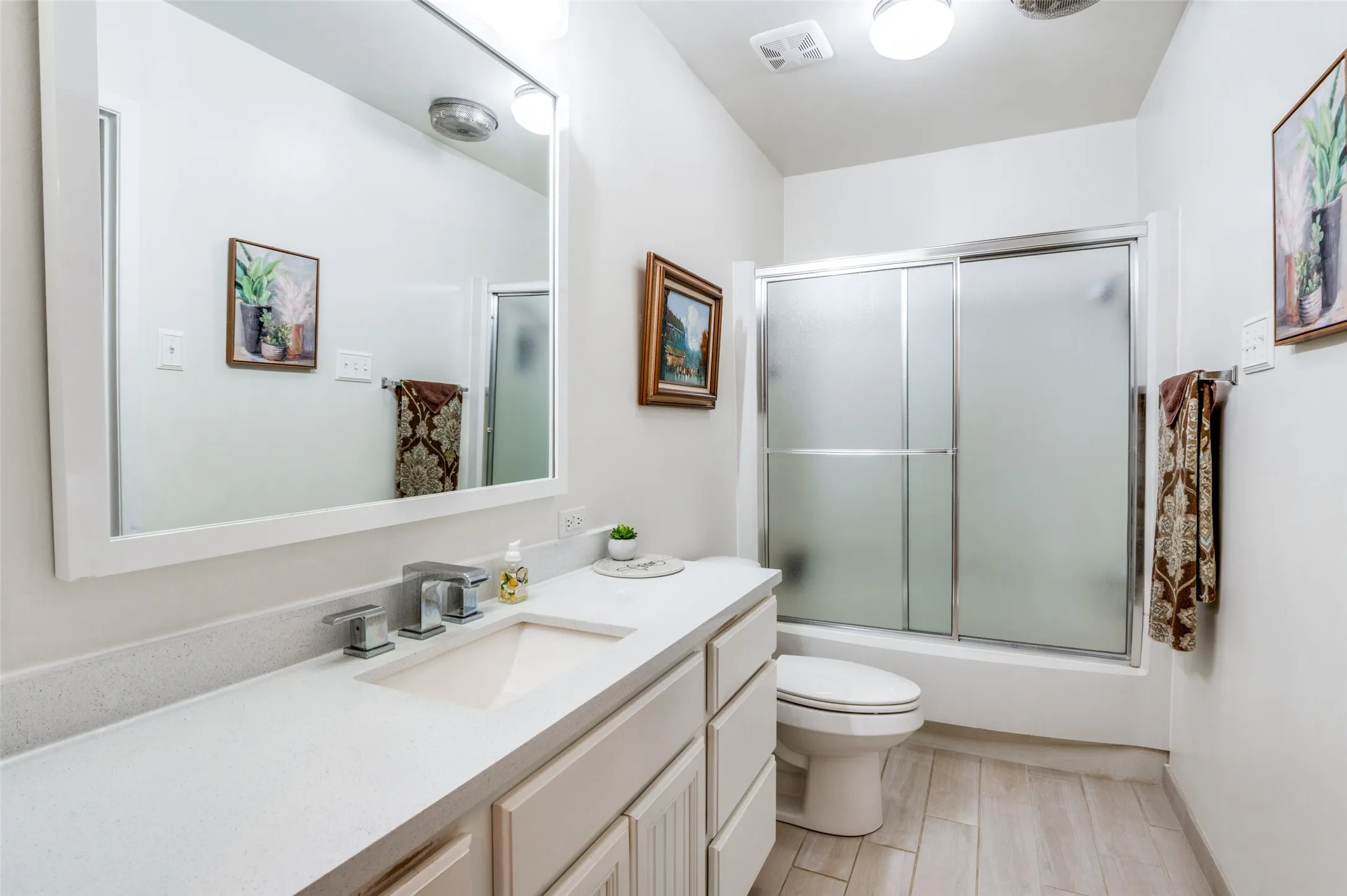 Farm For Sale in Grayson County , 182 Huts Crossing Road, Sadler, Texas 76264, 3 Bedrooms, 2 Bathrooms, 2 Garage spaces, 1,832 Sqft, built in 1981, Preowned, Price $969,000, mls#21221188, Real Estate Agent in Sadler, Homes For Sale in Grayson county, Homes For Sale in Sadler, Realtor in Sadler Texas, Real Estate Brokerage Independent Realty Texas, Luminita Cordes Realtor