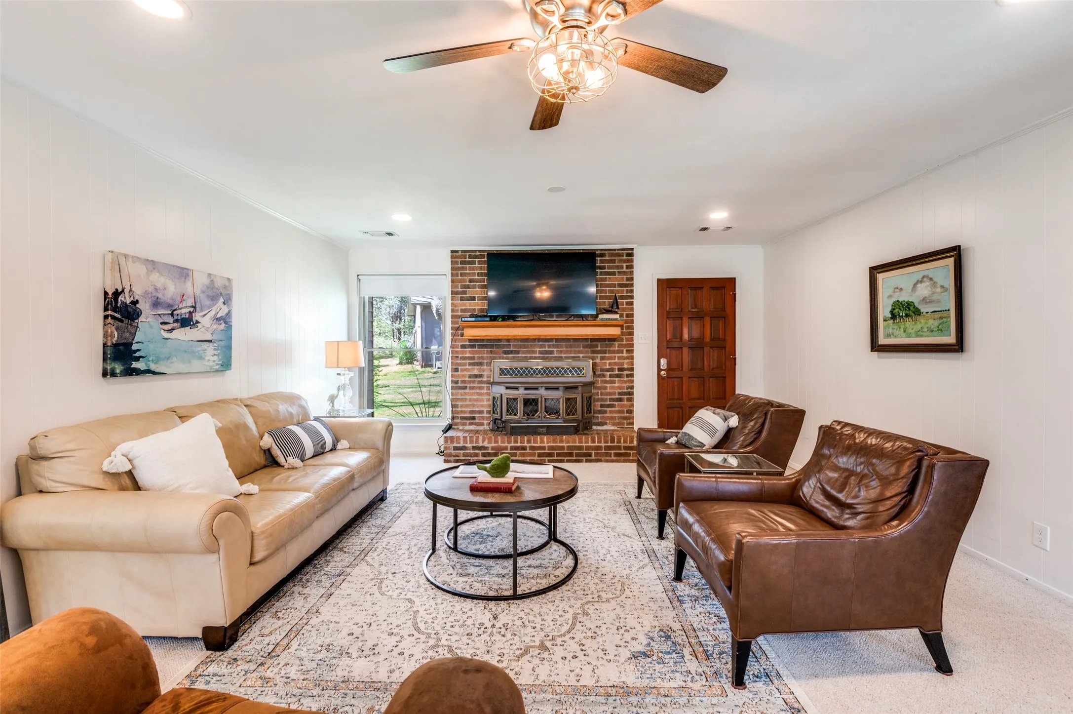 Farm For Sale in Grayson County , 182 Huts Crossing Road, Sadler, Texas 76264, 3 Bedrooms, 2 Bathrooms, 2 Garage spaces, 1,832 Sqft, built in 1981, Preowned, Price $969,000, mls#21221188, Real Estate Agent in Sadler, Homes For Sale in Grayson county, Homes For Sale in Sadler, Realtor in Sadler Texas, Real Estate Brokerage Independent Realty Texas, Luminita Cordes Realtor