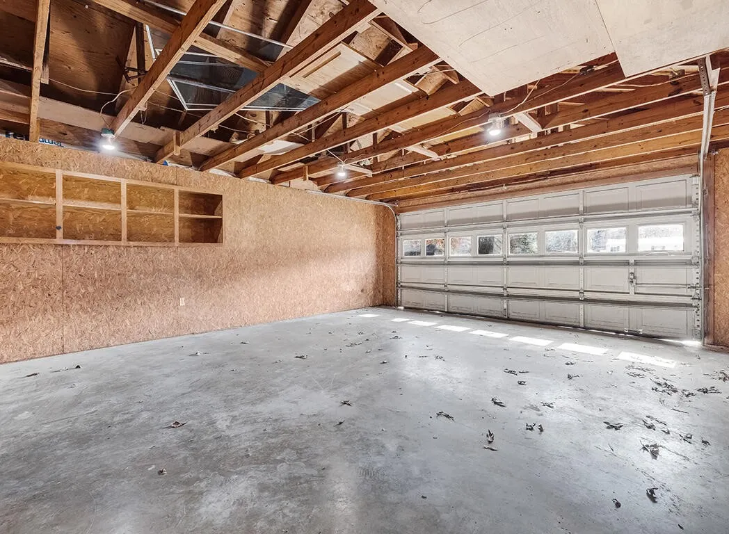 Single Family Residence For Sale in Bowie County , 187 Alan Street, Texarkana, Texas 75501, 3 Bedroom, 1 Bathroom, 2 Garage spaces, 1,218 Sqft, built in 1950, mls#21221660, Real Estate Agent in Texarkana, Homes For Sale in Bowie county, Homes For Sale in Texarkana, Realtor in Texarkana Texas, Real Estate Brokerage Independent Realty Texas, Luminita Cordes Realtor