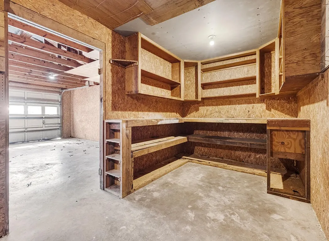 Single Family Residence For Sale in Bowie County , 187 Alan Street, Texarkana, Texas 75501, 3 Bedroom, 1 Bathroom, 2 Garage spaces, 1,218 Sqft, built in 1950, mls#21221660, Real Estate Agent in Texarkana, Homes For Sale in Bowie county, Homes For Sale in Texarkana, Realtor in Texarkana Texas, Real Estate Brokerage Independent Realty Texas, Luminita Cordes Realtor