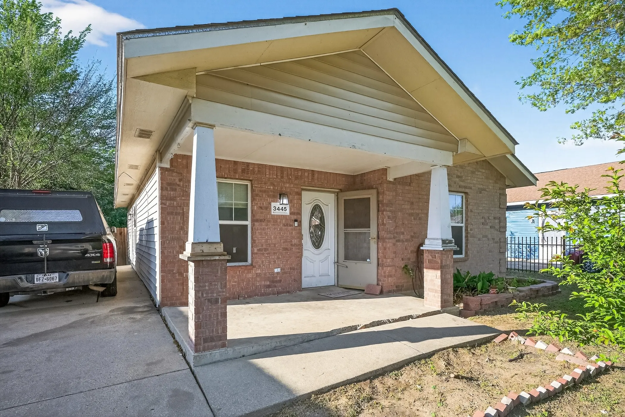 Single Family Residence For Sale in Dallas County , 3445 Pinebrook Drive, Dallas, Texas 75241, 3 Bedroom, 2 Bathroom, Garage spaces, 1,122 Sqft, built in 2004, Preowned, mls#21220772, Real Estate Agent in Dallas, Homes For Sale in Dallas county, Homes For Sale in Dallas, Realtor in Dallas Texas, Real Estate Brokerage Independent Realty Texas, Luminita Cordes Realtor