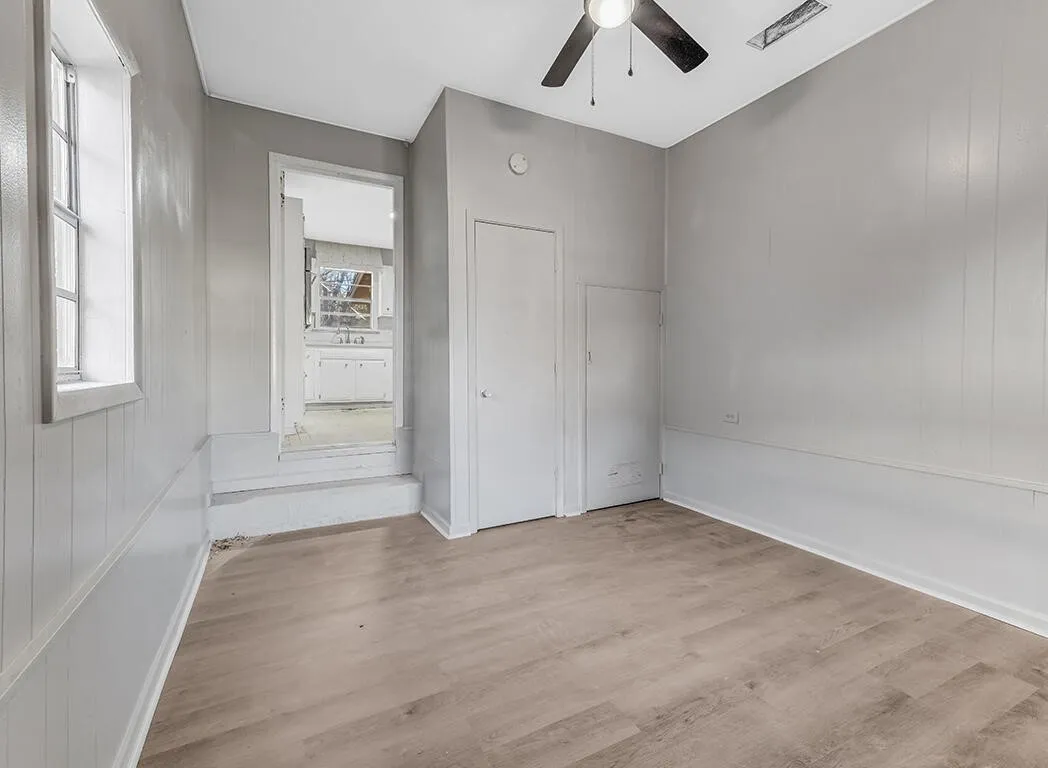 Single Family Residence For Sale in Bowie County , 4212 Elizabeth Street, Texarkana, Texas 75503, 3 Bedrooms, 1 Bathroom, Garage spaces, 1,314 Sqft, built in 1950, Price $130,000, mls#21221661, Real Estate Agent in Texarkana, Homes For Sale in Bowie county, Homes For Sale in Texarkana, Realtor in Texarkana Texas, Real Estate Brokerage Independent Realty Texas, Luminita Cordes Realtor