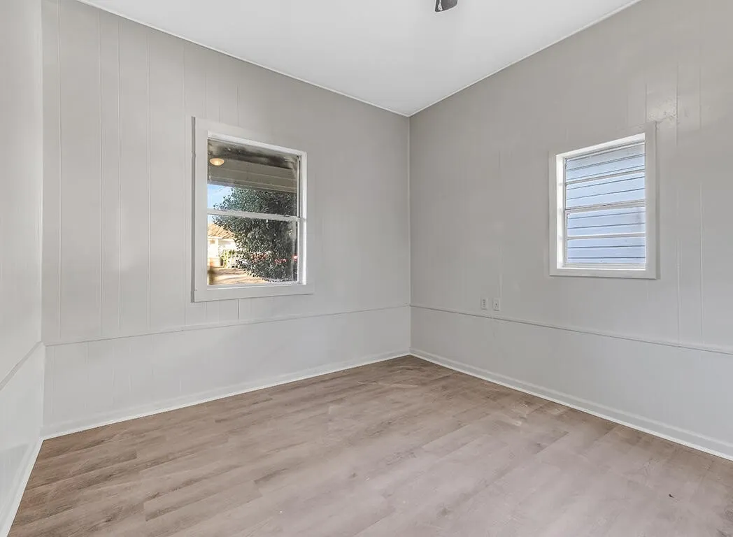 Single Family Residence For Sale in Bowie County , 4212 Elizabeth Street, Texarkana, Texas 75503, 3 Bedrooms, 1 Bathroom, Garage spaces, 1,314 Sqft, built in 1950, Price $130,000, mls#21221661, Real Estate Agent in Texarkana, Homes For Sale in Bowie county, Homes For Sale in Texarkana, Realtor in Texarkana Texas, Real Estate Brokerage Independent Realty Texas, Luminita Cordes Realtor