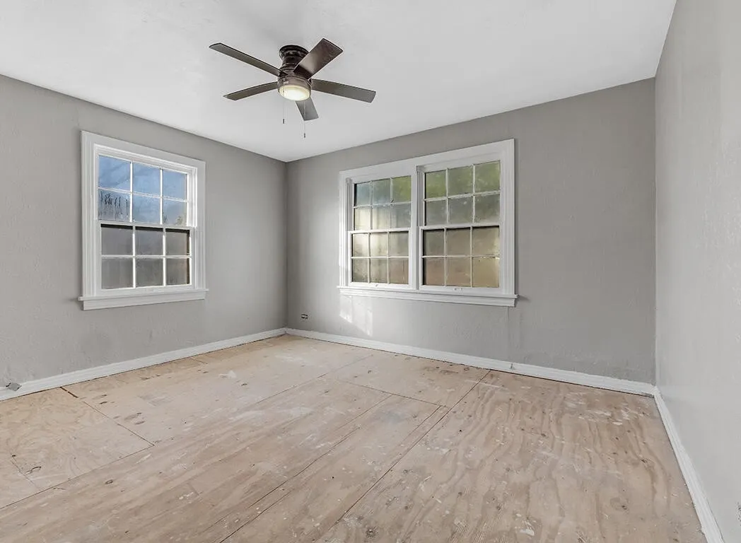 Single Family Residence For Sale in Bowie County , 4212 Elizabeth Street, Texarkana, Texas 75503, 3 Bedrooms, 1 Bathroom, Garage spaces, 1,314 Sqft, built in 1950, Price $130,000, mls#21221661, Real Estate Agent in Texarkana, Homes For Sale in Bowie county, Homes For Sale in Texarkana, Realtor in Texarkana Texas, Real Estate Brokerage Independent Realty Texas, Luminita Cordes Realtor