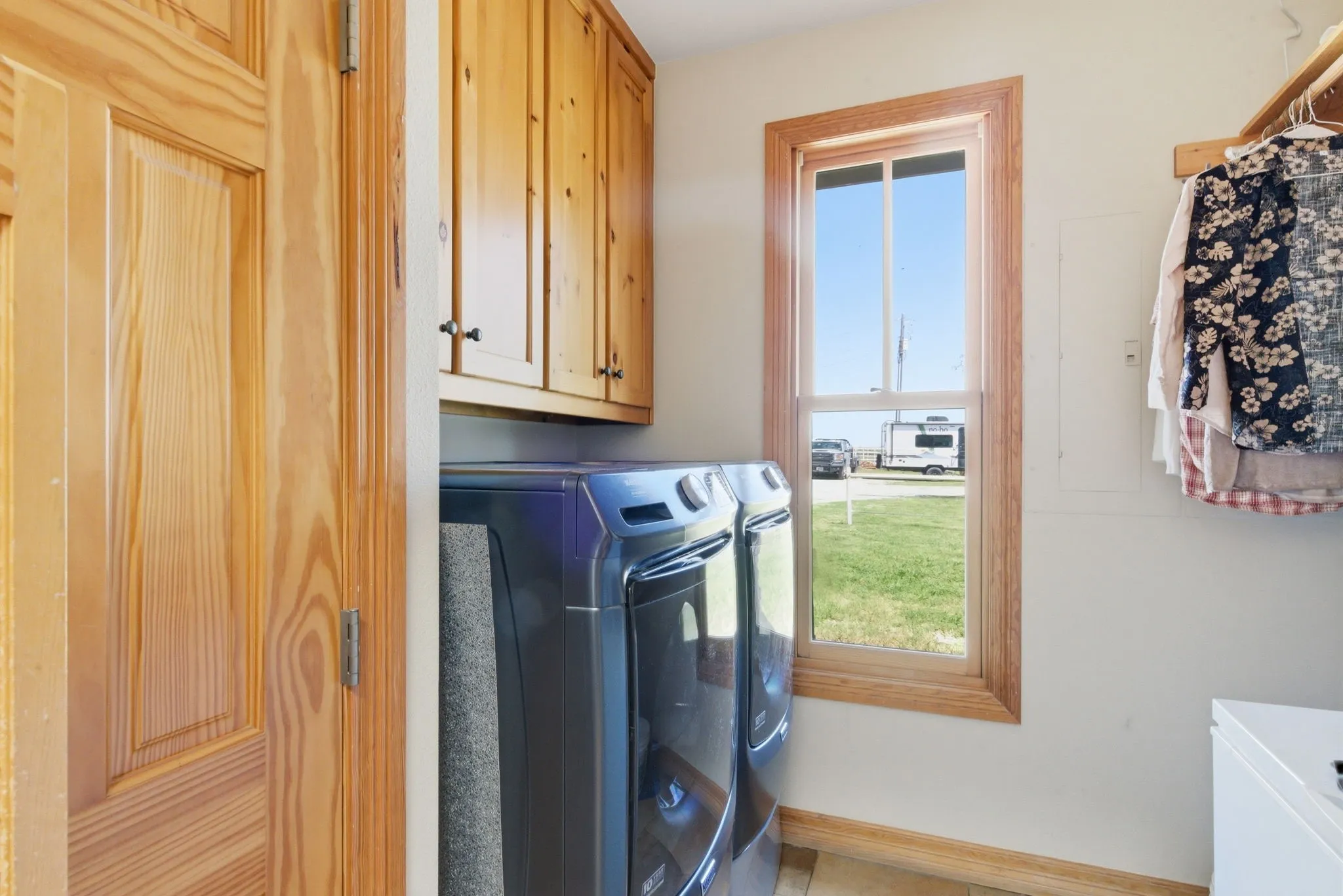 Farm For Sale in Erath County , 404 Private Road 1562, Stephenville, Texas 76401, 3 Bedroom, 4 Bathroom, Garage spaces, 3,107 Sqft, built in 2005, mls#21215685, Real Estate Agent in Stephenville, Homes For Sale in Erath county, Homes For Sale in Stephenville, Realtor in Stephenville Texas, Real Estate Brokerage Independent Realty Texas, Luminita Cordes Realtor
