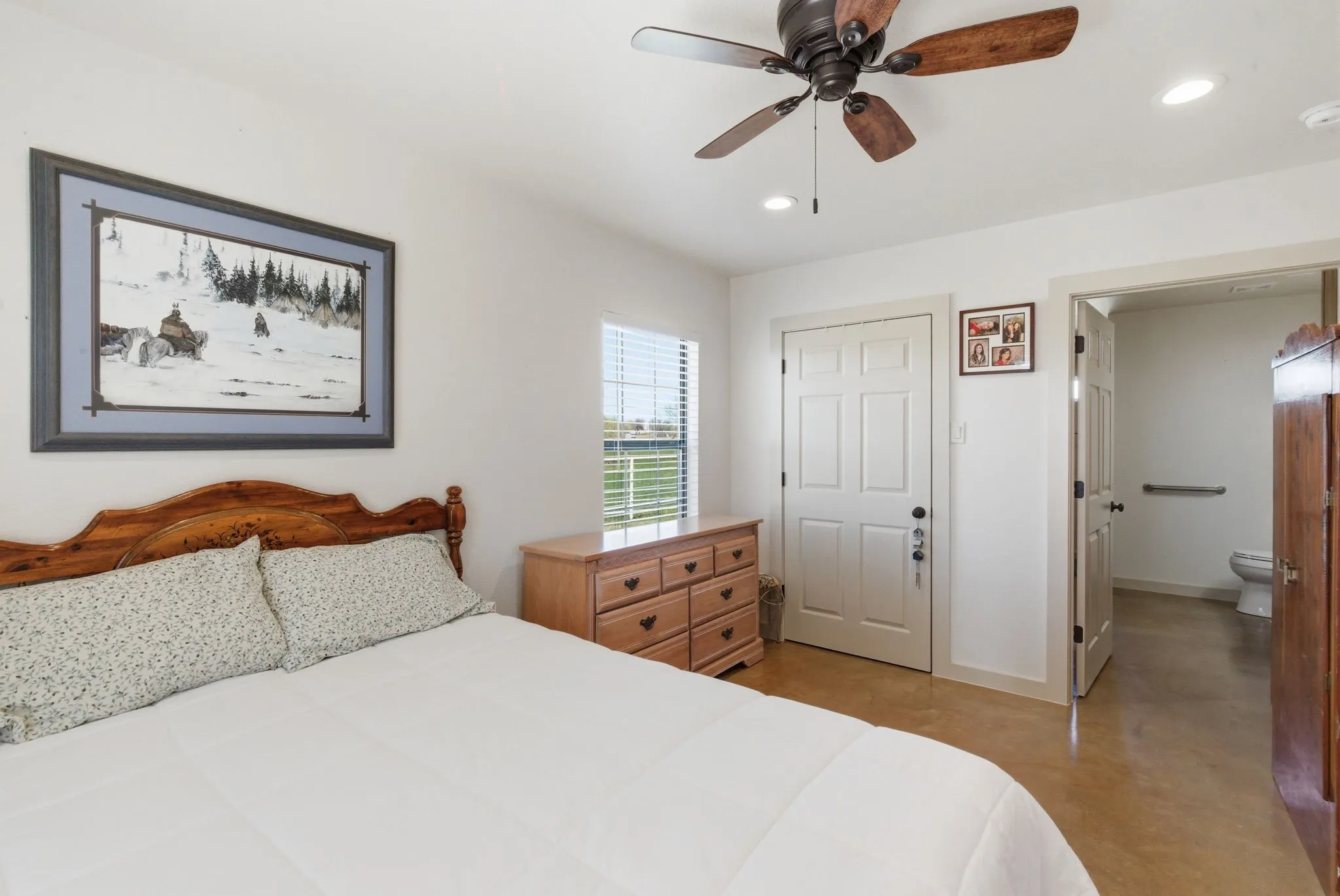 Farm For Sale in Erath County , 404 Private Road 1562, Stephenville, Texas 76401, 3 Bedroom, 4 Bathroom, Garage spaces, 3,107 Sqft, built in 2005, mls#21215685, Real Estate Agent in Stephenville, Homes For Sale in Erath county, Homes For Sale in Stephenville, Realtor in Stephenville Texas, Real Estate Brokerage Independent Realty Texas, Luminita Cordes Realtor