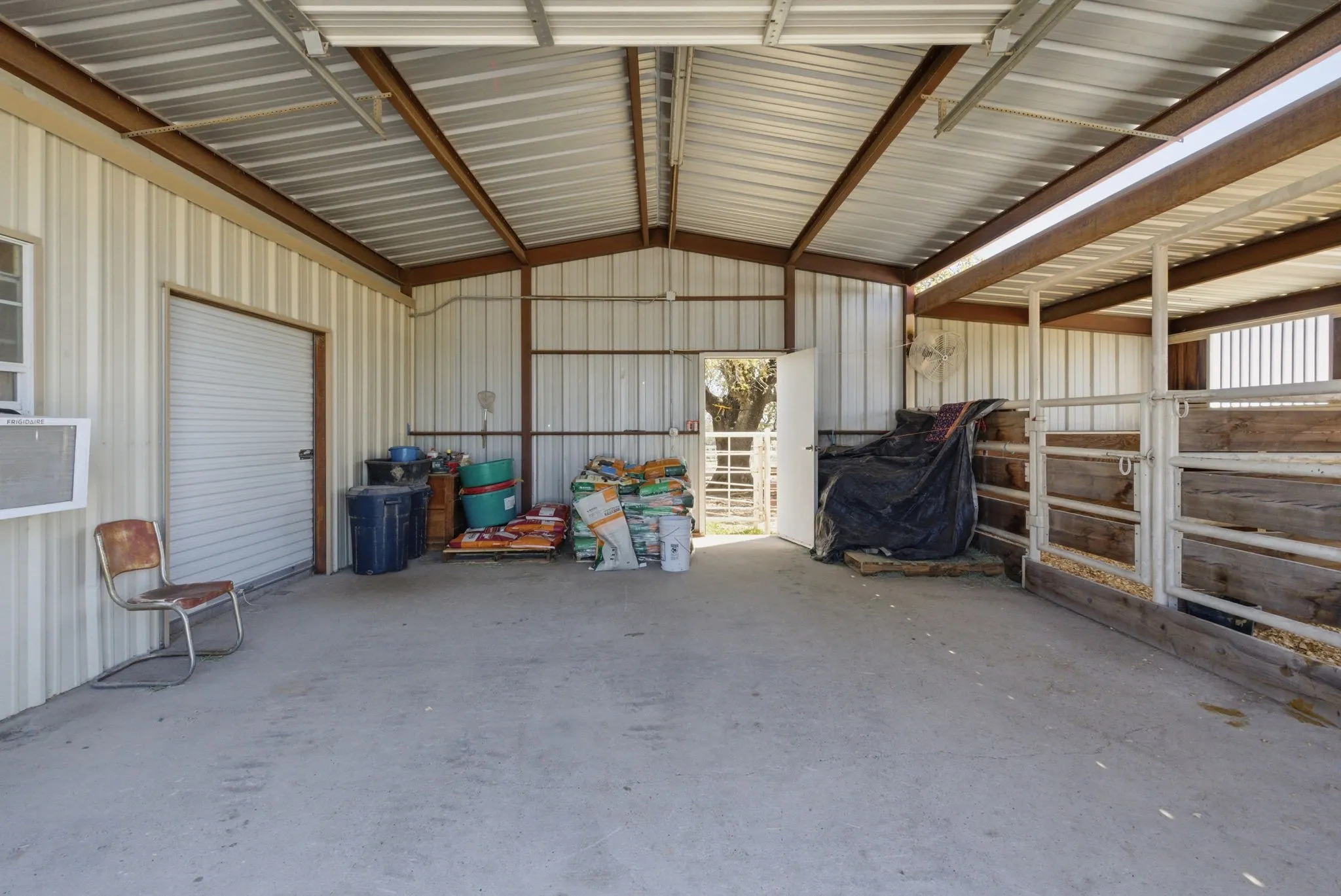 Farm For Sale in Erath County , 404 Private Road 1562, Stephenville, Texas 76401, 3 Bedroom, 4 Bathroom, Garage spaces, 3,107 Sqft, built in 2005, mls#21215685, Real Estate Agent in Stephenville, Homes For Sale in Erath county, Homes For Sale in Stephenville, Realtor in Stephenville Texas, Real Estate Brokerage Independent Realty Texas, Luminita Cordes Realtor