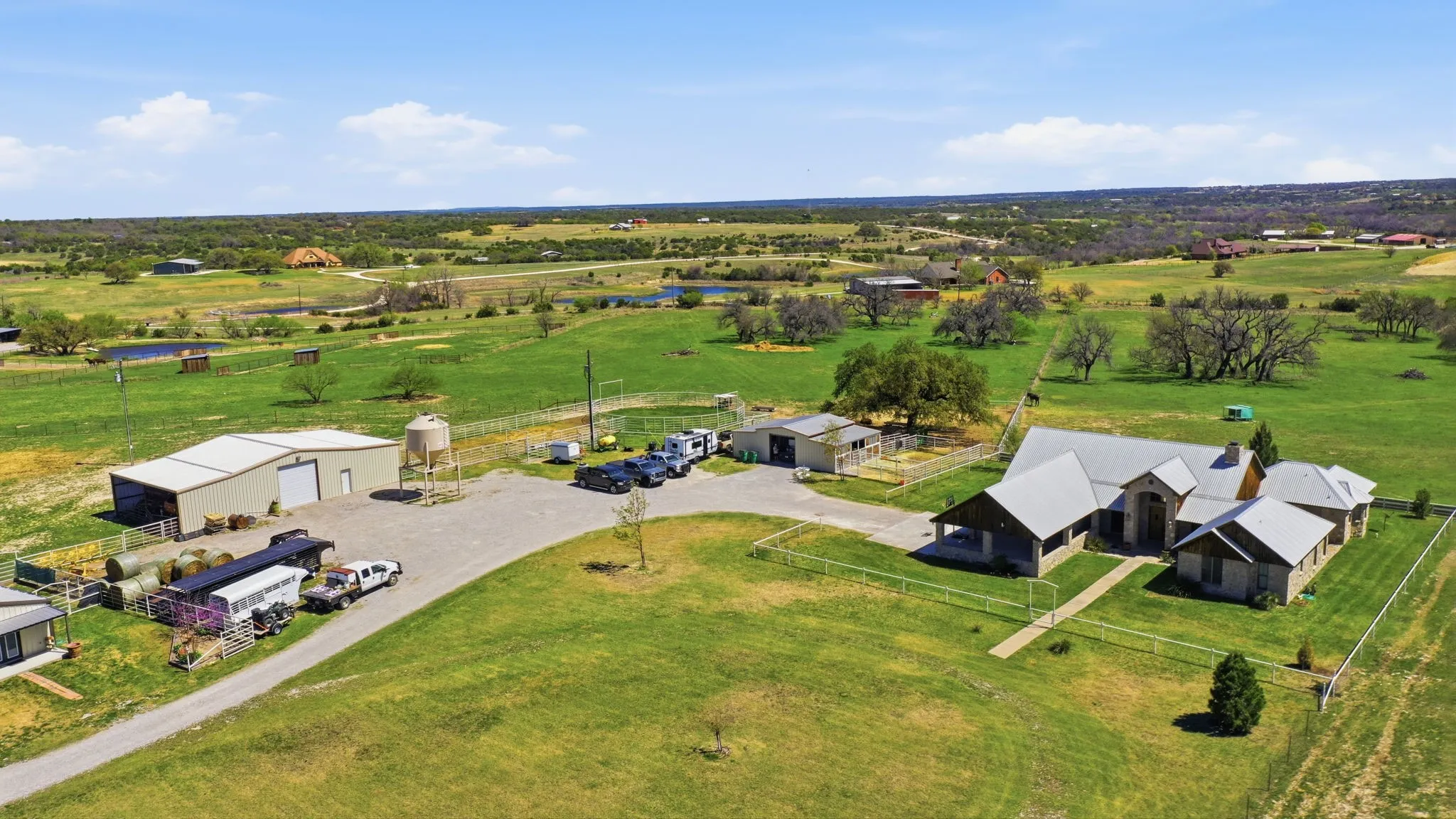 Farm For Sale in Erath County , 404 Private Road 1562, Stephenville, Texas 76401, 3 Bedroom, 4 Bathroom, Garage spaces, 3,107 Sqft, built in 2005, mls#21215685, Real Estate Agent in Stephenville, Homes For Sale in Erath county, Homes For Sale in Stephenville, Realtor in Stephenville Texas, Real Estate Brokerage Independent Realty Texas, Luminita Cordes Realtor