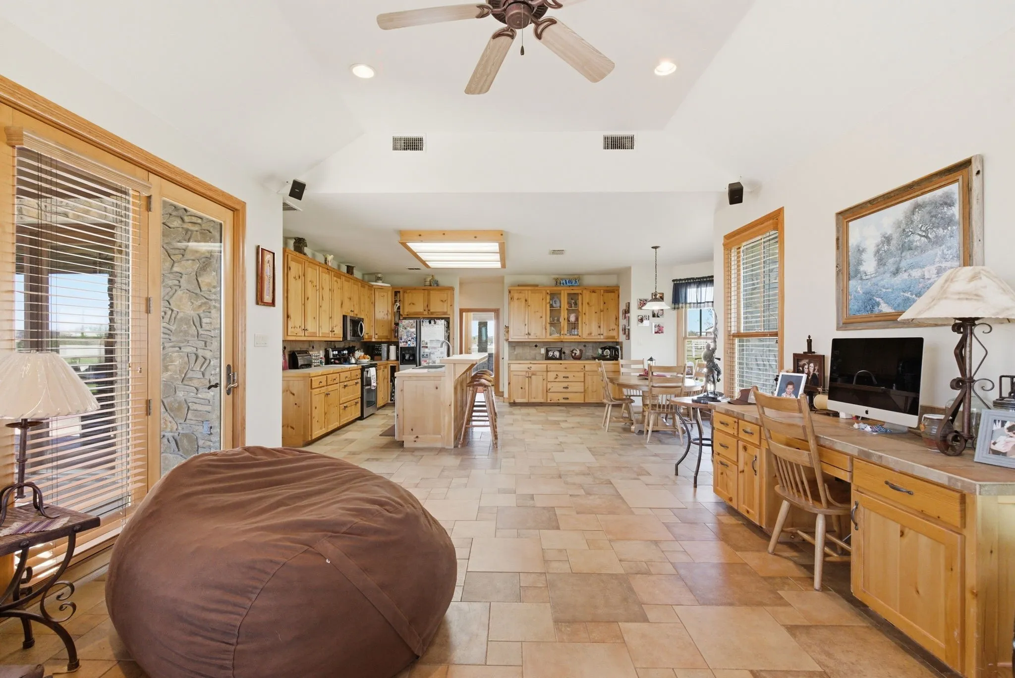 Farm For Sale in Erath County , 404 Private Road 1562, Stephenville, Texas 76401, 3 Bedroom, 4 Bathroom, Garage spaces, 3,107 Sqft, built in 2005, mls#21215685, Real Estate Agent in Stephenville, Homes For Sale in Erath county, Homes For Sale in Stephenville, Realtor in Stephenville Texas, Real Estate Brokerage Independent Realty Texas, Luminita Cordes Realtor