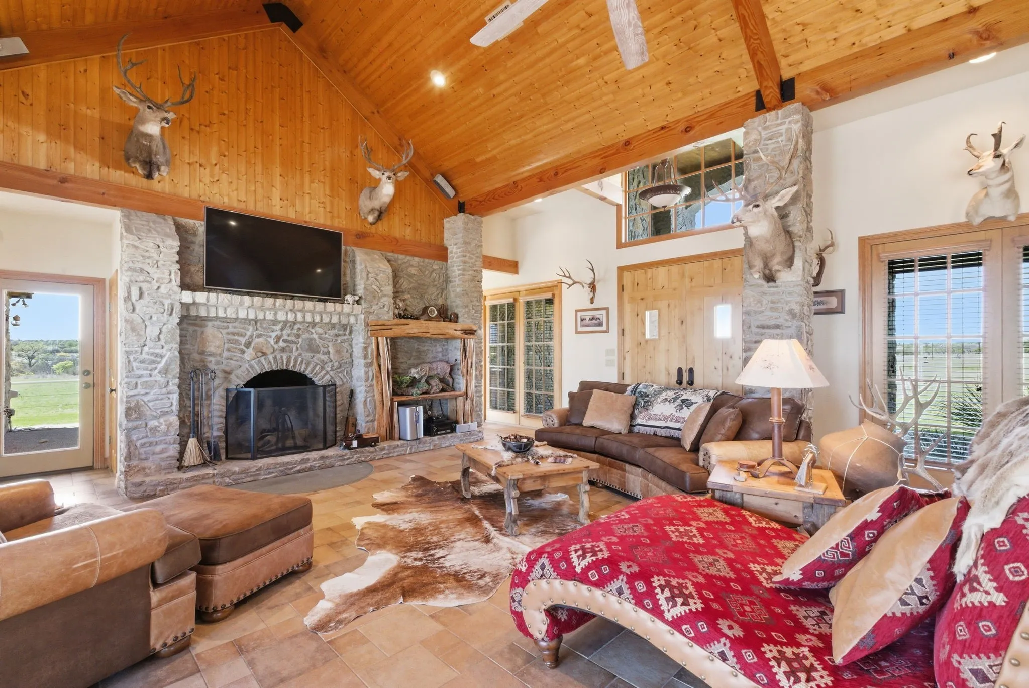 Farm For Sale in Erath County , 404 Private Road 1562, Stephenville, Texas 76401, 3 Bedroom, 4 Bathroom, Garage spaces, 3,107 Sqft, built in 2005, mls#21215685, Real Estate Agent in Stephenville, Homes For Sale in Erath county, Homes For Sale in Stephenville, Realtor in Stephenville Texas, Real Estate Brokerage Independent Realty Texas, Luminita Cordes Realtor