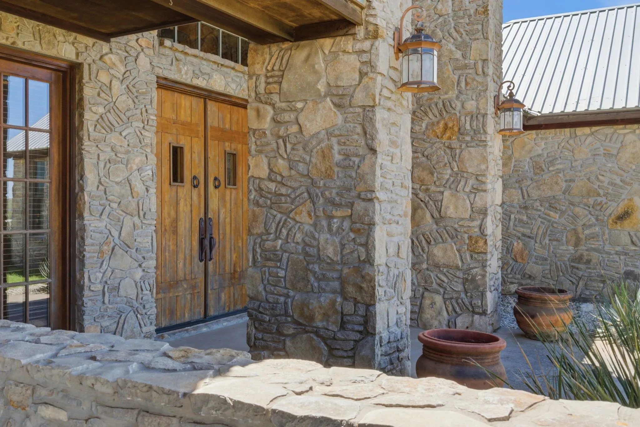 Farm For Sale in Erath County , 404 Private Road 1562, Stephenville, Texas 76401, 3 Bedroom, 4 Bathroom, Garage spaces, 3,107 Sqft, built in 2005, mls#21215685, Real Estate Agent in Stephenville, Homes For Sale in Erath county, Homes For Sale in Stephenville, Realtor in Stephenville Texas, Real Estate Brokerage Independent Realty Texas, Luminita Cordes Realtor