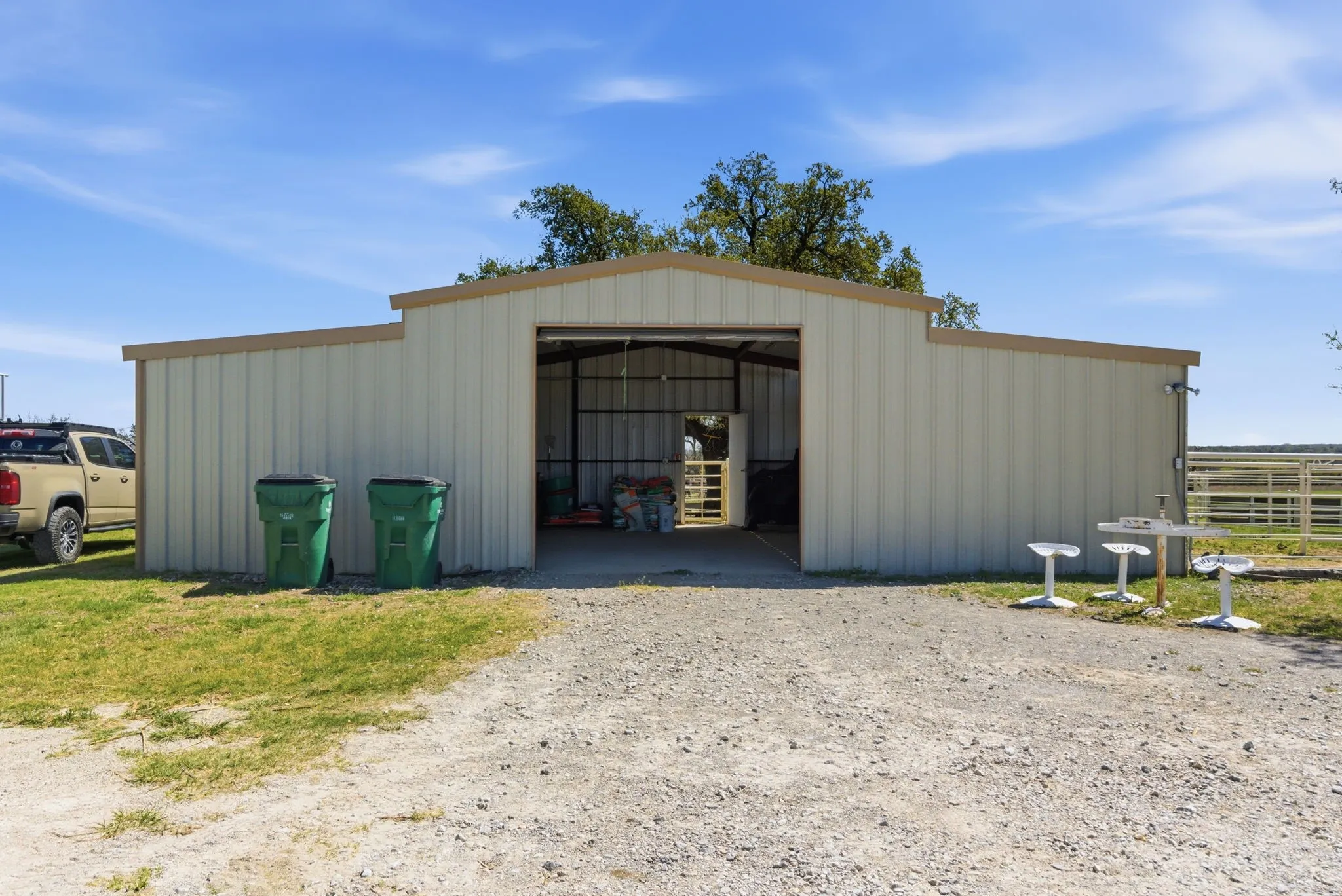 Farm For Sale in Erath County , 404 Private Road 1562, Stephenville, Texas 76401, 3 Bedroom, 4 Bathroom, Garage spaces, 3,107 Sqft, built in 2005, mls#21215685, Real Estate Agent in Stephenville, Homes For Sale in Erath county, Homes For Sale in Stephenville, Realtor in Stephenville Texas, Real Estate Brokerage Independent Realty Texas, Luminita Cordes Realtor