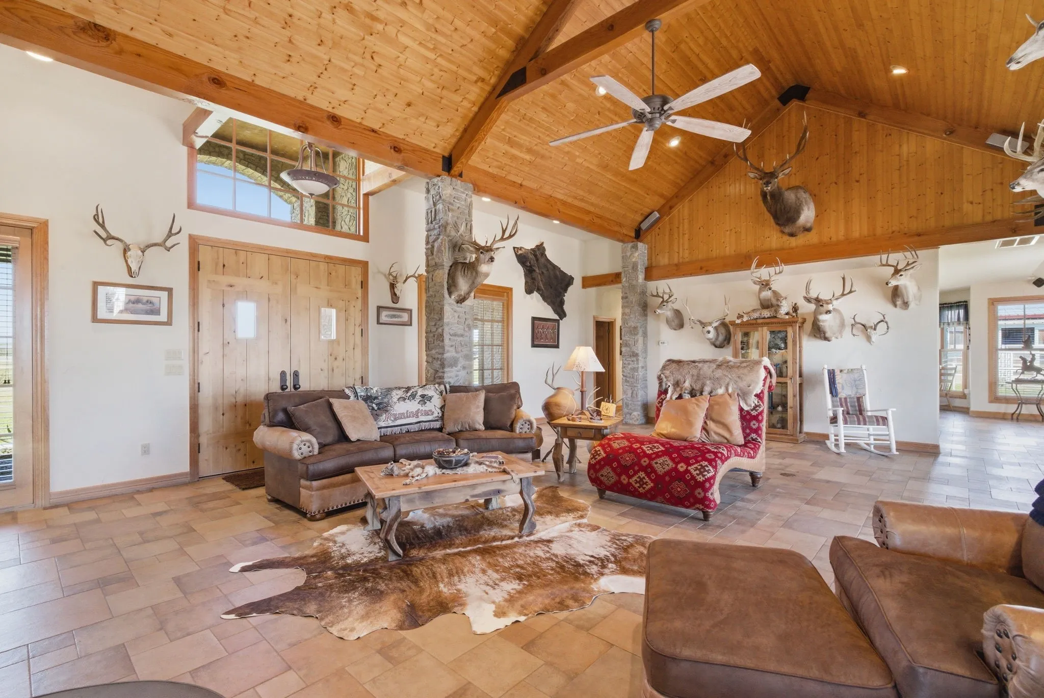 Farm For Sale in Erath County , 404 Private Road 1562, Stephenville, Texas 76401, 3 Bedroom, 4 Bathroom, Garage spaces, 3,107 Sqft, built in 2005, mls#21215685, Real Estate Agent in Stephenville, Homes For Sale in Erath county, Homes For Sale in Stephenville, Realtor in Stephenville Texas, Real Estate Brokerage Independent Realty Texas, Luminita Cordes Realtor