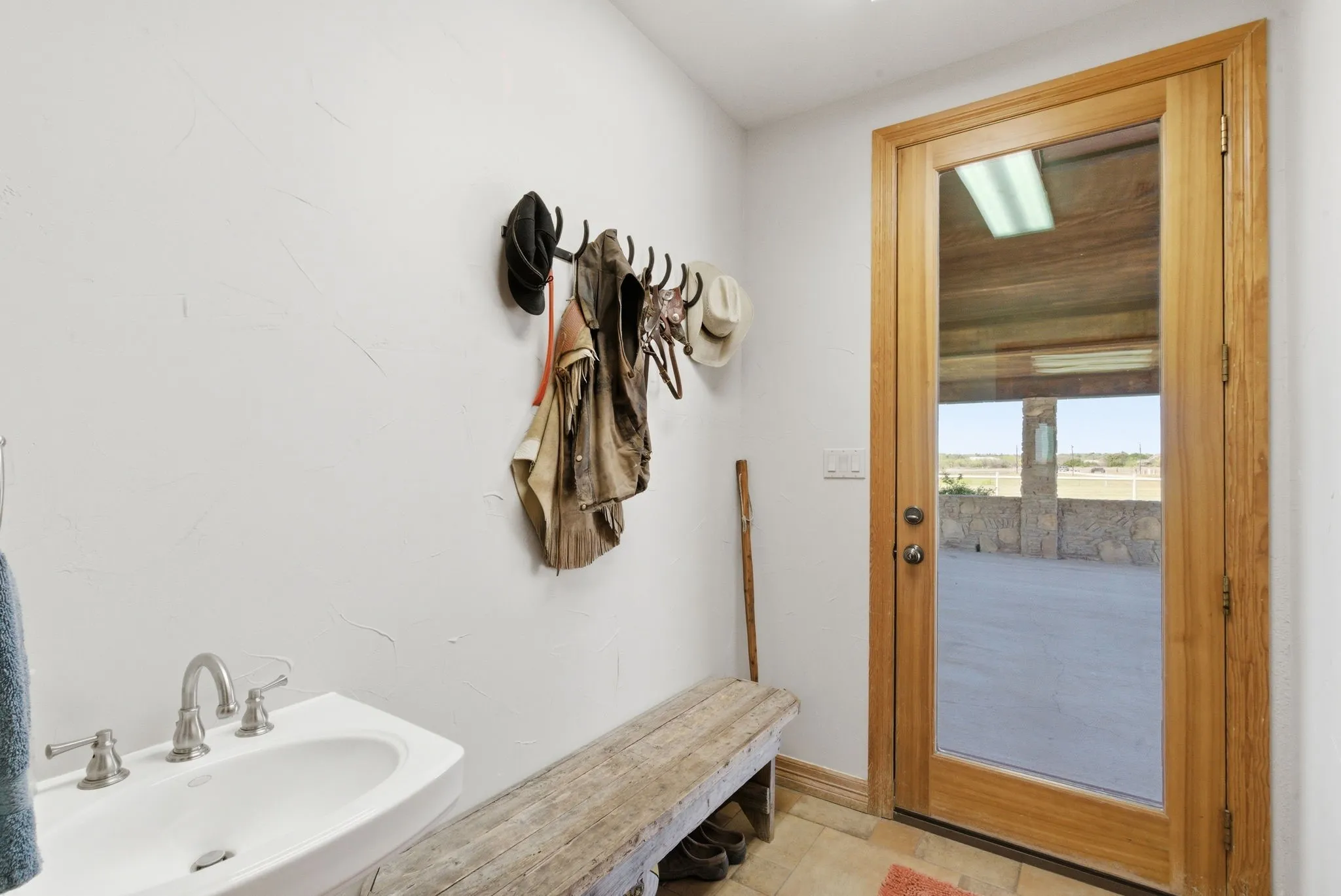 Farm For Sale in Erath County , 404 Private Road 1562, Stephenville, Texas 76401, 3 Bedroom, 4 Bathroom, Garage spaces, 3,107 Sqft, built in 2005, mls#21215685, Real Estate Agent in Stephenville, Homes For Sale in Erath county, Homes For Sale in Stephenville, Realtor in Stephenville Texas, Real Estate Brokerage Independent Realty Texas, Luminita Cordes Realtor