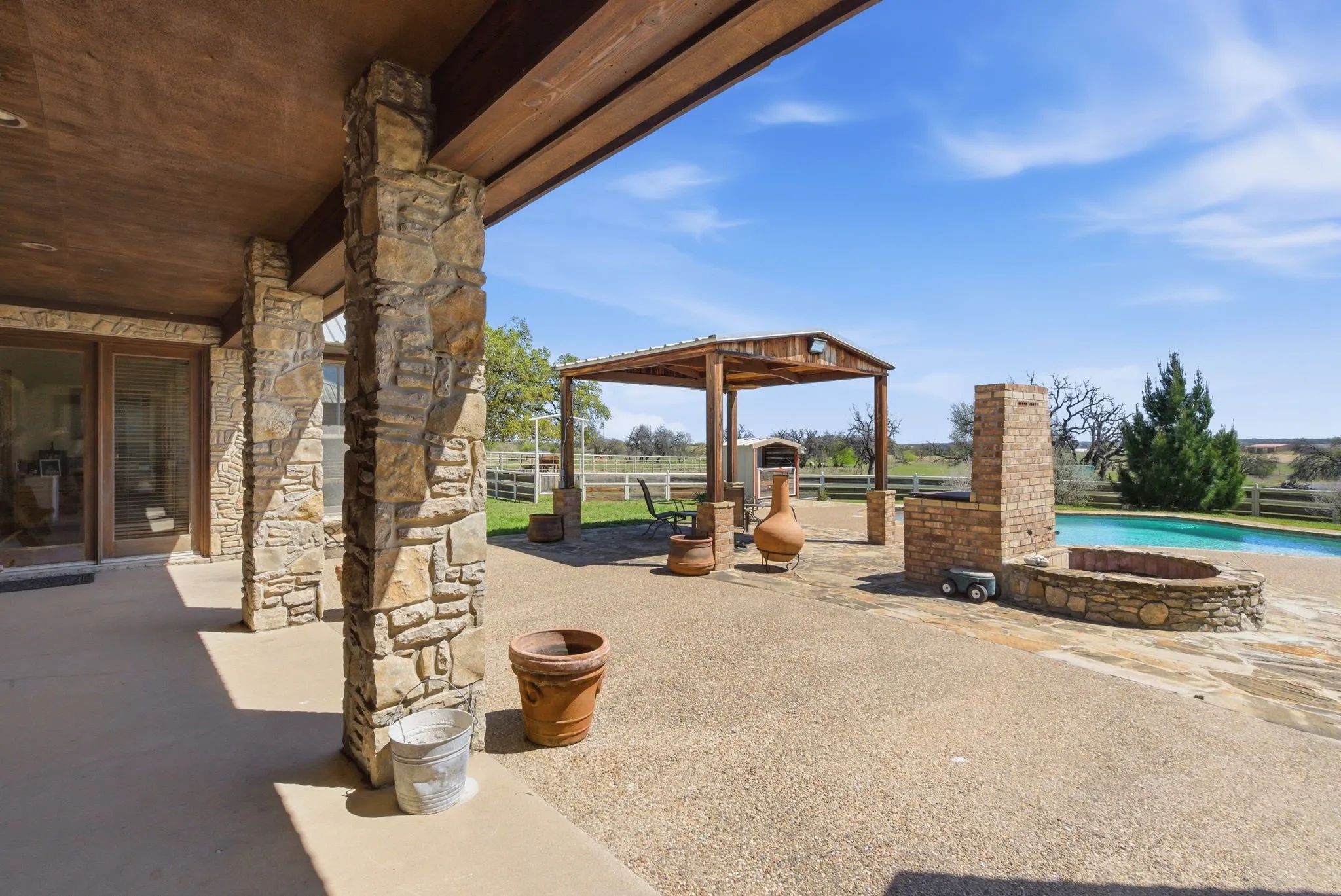 Farm For Sale in Erath County , 404 Private Road 1562, Stephenville, Texas 76401, 3 Bedroom, 4 Bathroom, Garage spaces, 3,107 Sqft, built in 2005, mls#21215685, Real Estate Agent in Stephenville, Homes For Sale in Erath county, Homes For Sale in Stephenville, Realtor in Stephenville Texas, Real Estate Brokerage Independent Realty Texas, Luminita Cordes Realtor