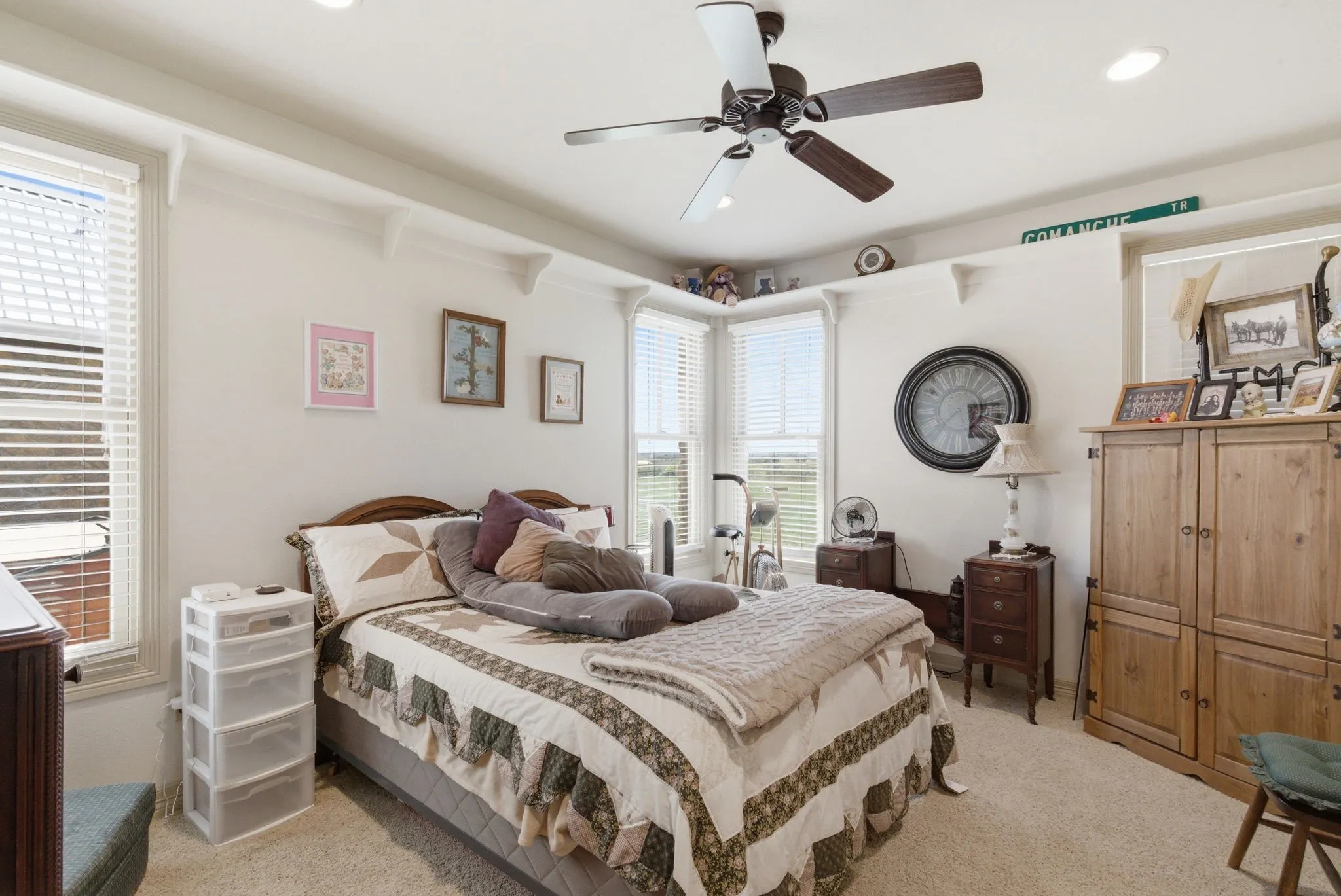 Farm For Sale in Erath County , 404 Private Road 1562, Stephenville, Texas 76401, 3 Bedroom, 4 Bathroom, Garage spaces, 3,107 Sqft, built in 2005, mls#21215685, Real Estate Agent in Stephenville, Homes For Sale in Erath county, Homes For Sale in Stephenville, Realtor in Stephenville Texas, Real Estate Brokerage Independent Realty Texas, Luminita Cordes Realtor