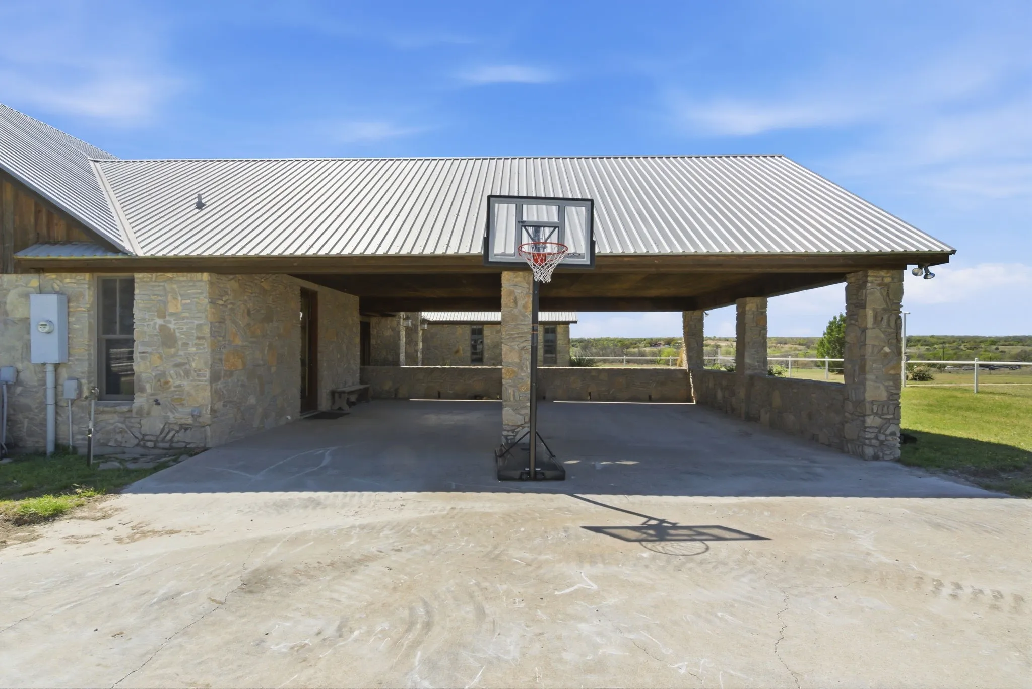 Farm For Sale in Erath County , 404 Private Road 1562, Stephenville, Texas 76401, 3 Bedroom, 4 Bathroom, Garage spaces, 3,107 Sqft, built in 2005, mls#21215685, Real Estate Agent in Stephenville, Homes For Sale in Erath county, Homes For Sale in Stephenville, Realtor in Stephenville Texas, Real Estate Brokerage Independent Realty Texas, Luminita Cordes Realtor
