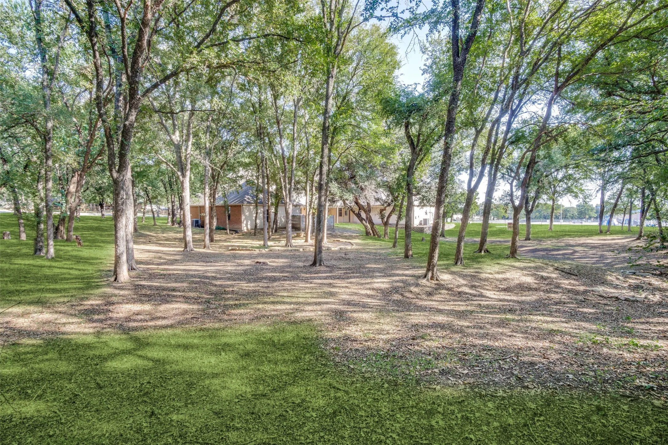 Duplex For Sale in Parker County , 101 Oakwood Drive, Weatherford, Texas 76086, 5 Bedroom, 5 Bathroom, 3 Garage spaces, 0 Sqft, built in 2002, Preowned, mls#21221676, Real Estate Agent in Weatherford, Homes For Sale in Parker county, Homes For Sale in Weatherford, Realtor in Weatherford Texas, Real Estate Brokerage Independent Realty Texas, Luminita Cordes Realtor