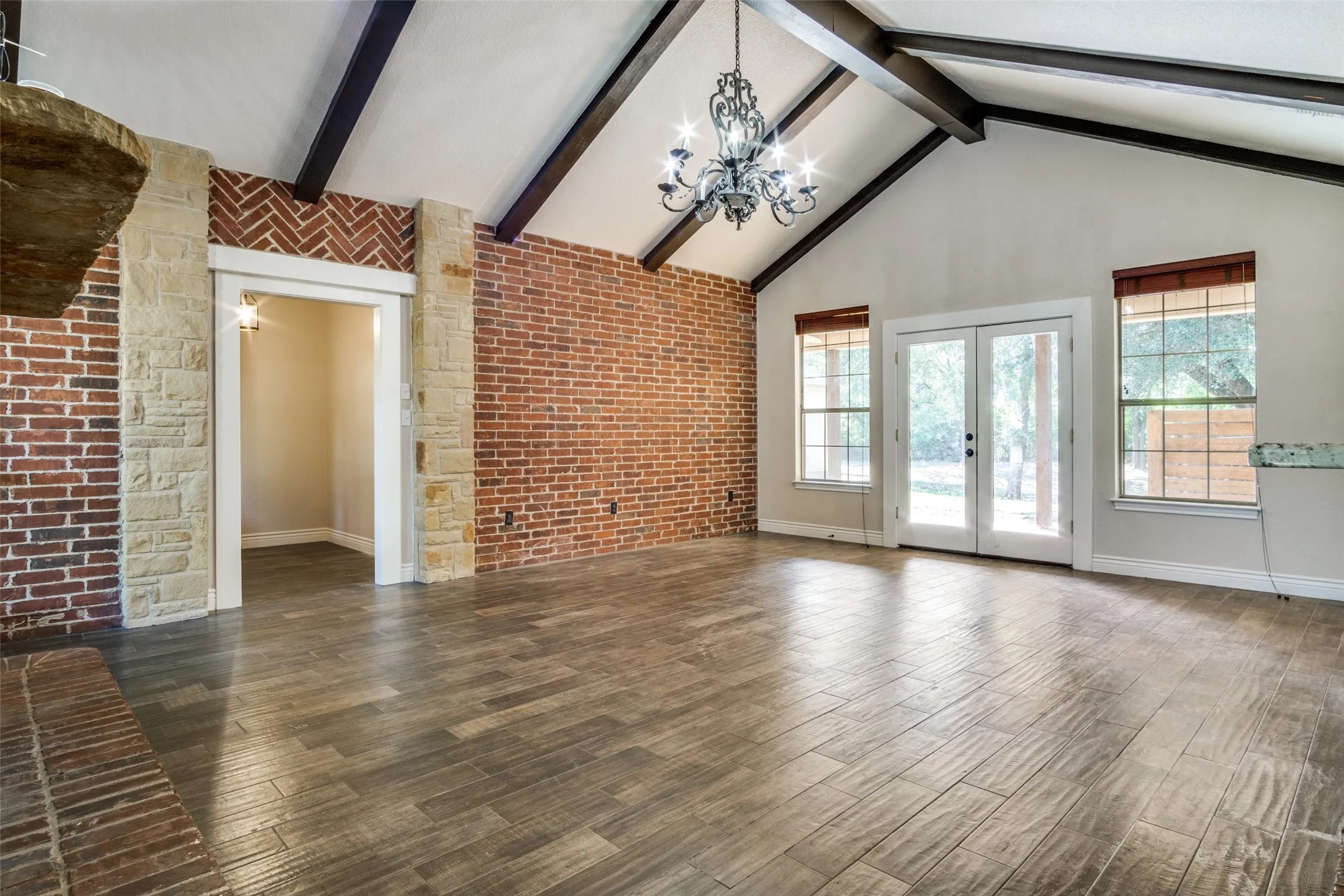 Duplex For Sale in Parker County , 101 Oakwood Drive, Weatherford, Texas 76086, 5 Bedroom, 5 Bathroom, 3 Garage spaces, 0 Sqft, built in 2002, Preowned, mls#21221676, Real Estate Agent in Weatherford, Homes For Sale in Parker county, Homes For Sale in Weatherford, Realtor in Weatherford Texas, Real Estate Brokerage Independent Realty Texas, Luminita Cordes Realtor