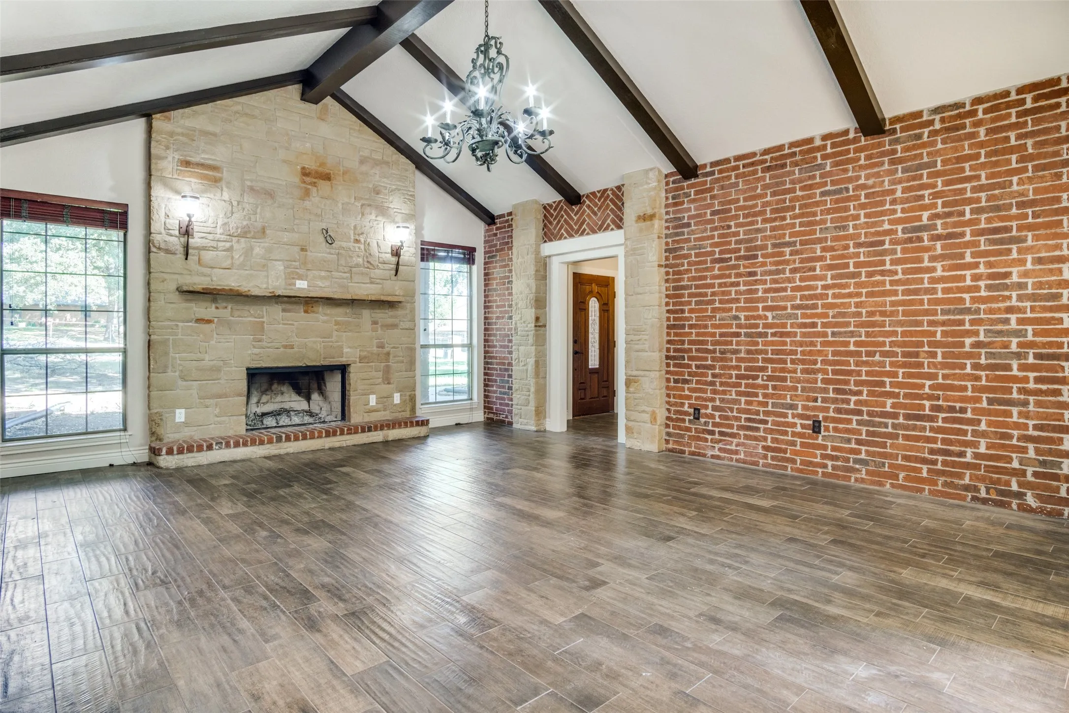 Duplex For Sale in Parker County , 101 Oakwood Drive, Weatherford, Texas 76086, 5 Bedroom, 5 Bathroom, 3 Garage spaces, 0 Sqft, built in 2002, Preowned, mls#21221676, Real Estate Agent in Weatherford, Homes For Sale in Parker county, Homes For Sale in Weatherford, Realtor in Weatherford Texas, Real Estate Brokerage Independent Realty Texas, Luminita Cordes Realtor