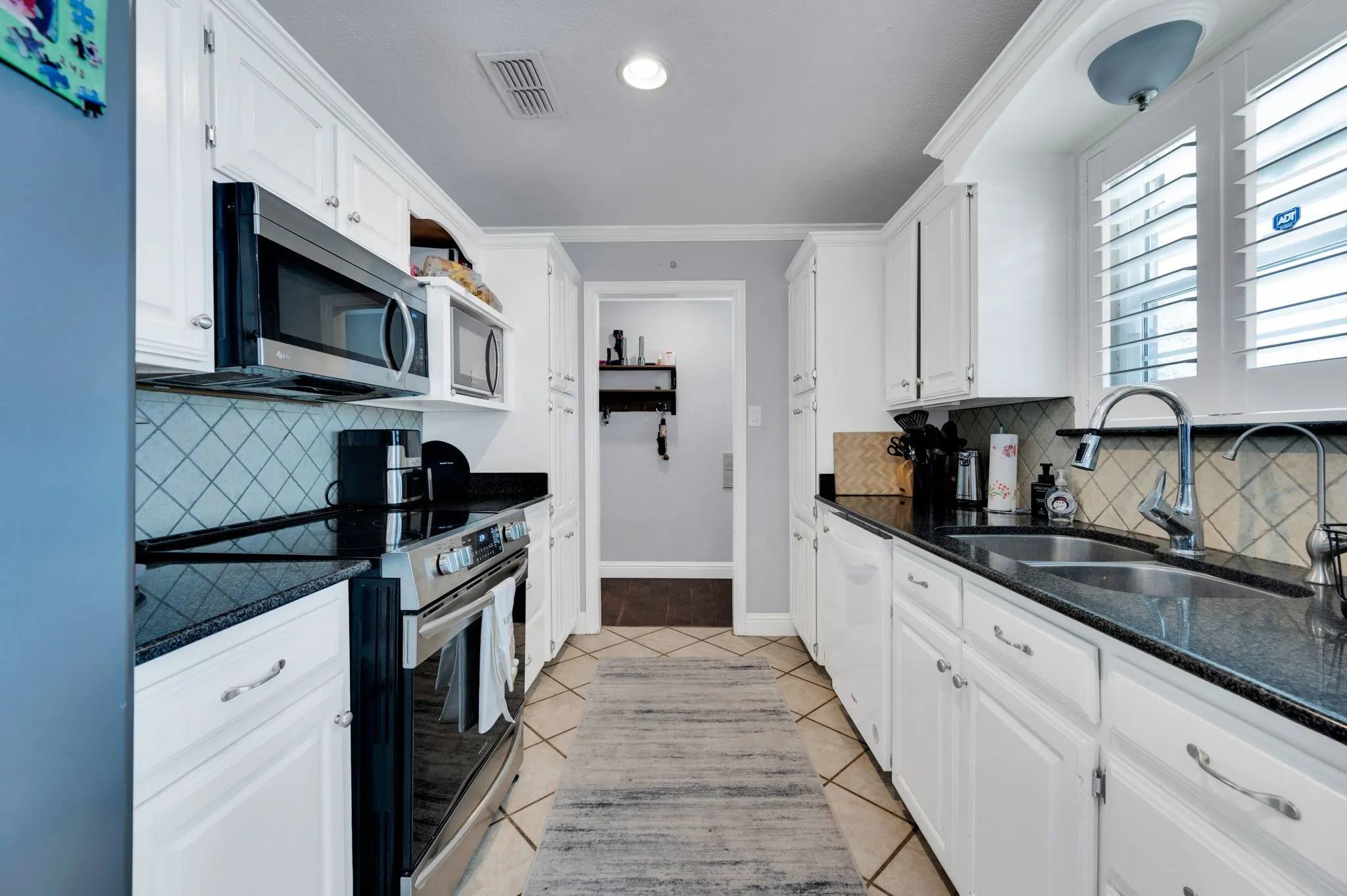 Single Family Residence For Sale in Parker County , 2263 Dicey Road, Weatherford, Texas 76085, 4 Bedroom, 3 Bathroom, 2 Garage spaces, 2,395 Sqft, built in 1977, Preowned, mls#21221093, Real Estate Agent in Weatherford, Homes For Sale in Parker county, Homes For Sale in Weatherford, Realtor in Weatherford Texas, Real Estate Brokerage Independent Realty Texas, Luminita Cordes Realtor