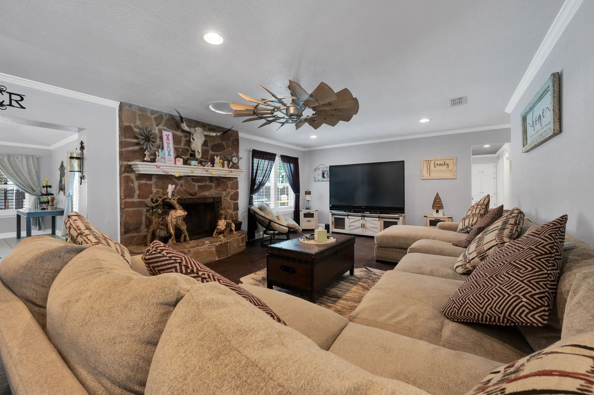 Single Family Residence For Sale in Parker County , 2263 Dicey Road, Weatherford, Texas 76085, 4 Bedroom, 3 Bathroom, 2 Garage spaces, 2,395 Sqft, built in 1977, Preowned, mls#21221093, Real Estate Agent in Weatherford, Homes For Sale in Parker county, Homes For Sale in Weatherford, Realtor in Weatherford Texas, Real Estate Brokerage Independent Realty Texas, Luminita Cordes Realtor