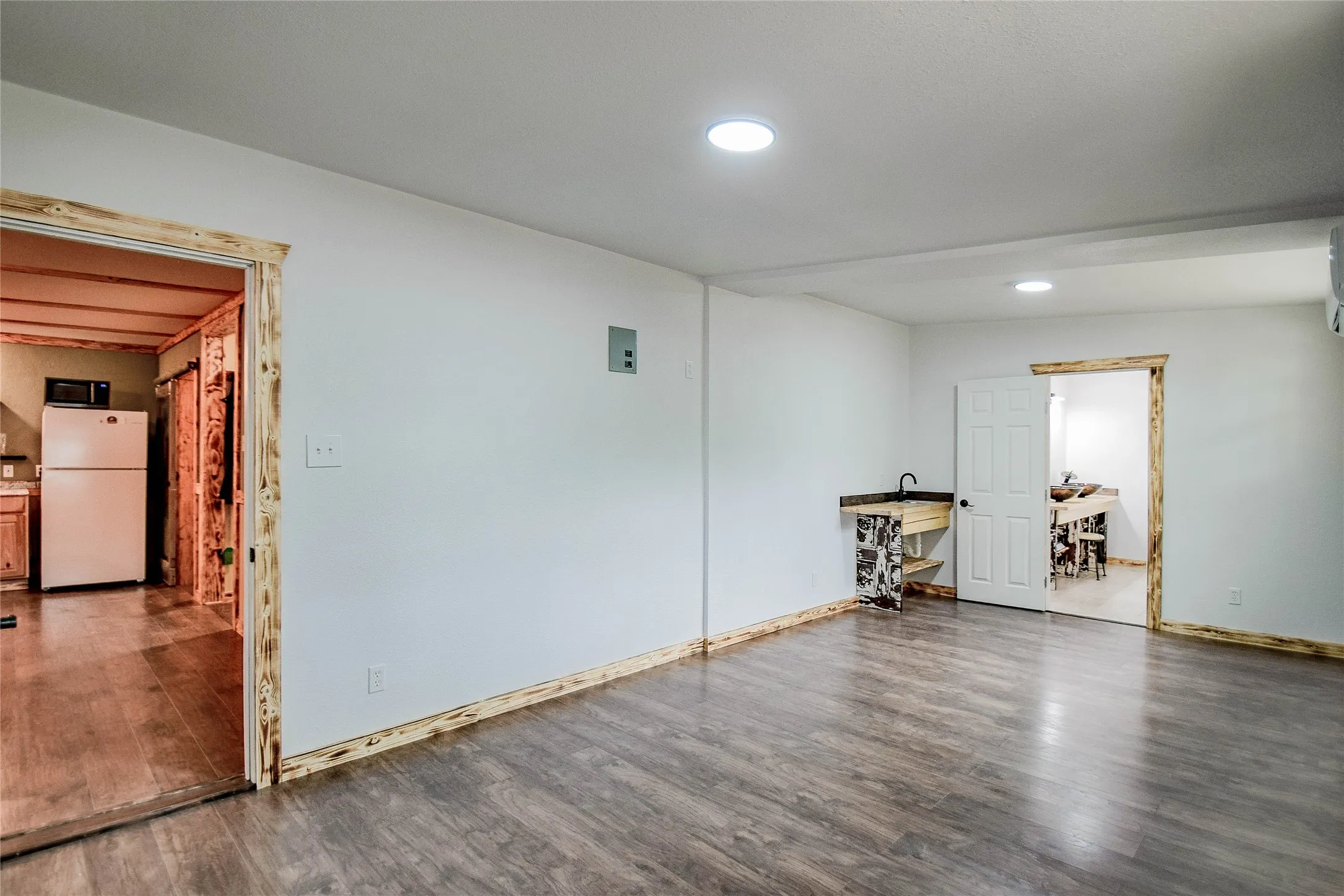 Spacious primary bedroom provides plenty of room for over-sized furniture. Great little coffee bar - perfect for your favorite brew!