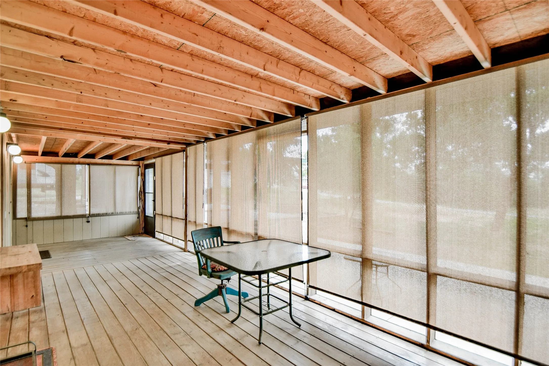 Great deck to enjoy cooking and entertaining!