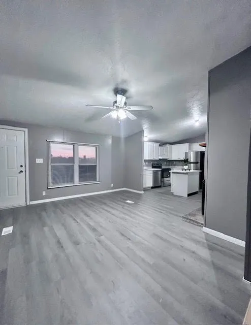 Manufactured Home For Sale in Erath County , 13429 Fm 914, Stephenville, Texas 76401, 3 Bedroom, 2 Bathroom, Garage spaces, 1,080 Sqft, built in 2008, mls#21218818, Real Estate Agent in Stephenville, Homes For Sale in Erath county, Homes For Sale in Stephenville, Realtor in Stephenville Texas, Real Estate Brokerage Independent Realty Texas, Luminita Cordes Realtor