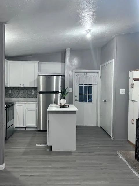 Manufactured Home For Sale in Erath County , 13429 Fm 914, Stephenville, Texas 76401, 3 Bedroom, 2 Bathroom, Garage spaces, 1,080 Sqft, built in 2008, mls#21218818, Real Estate Agent in Stephenville, Homes For Sale in Erath county, Homes For Sale in Stephenville, Realtor in Stephenville Texas, Real Estate Brokerage Independent Realty Texas, Luminita Cordes Realtor