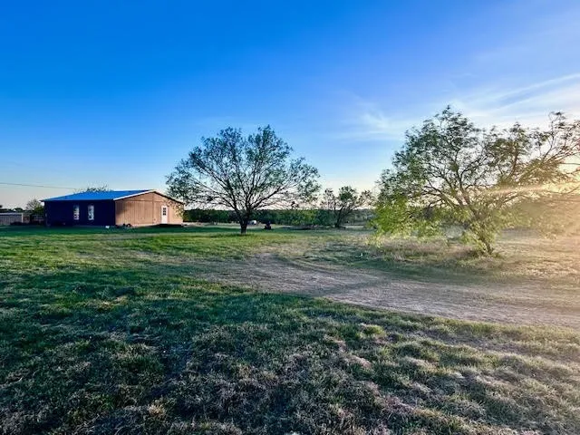 Manufactured Home For Sale in Erath County , 13429 Fm 914, Stephenville, Texas 76401, 3 Bedroom, 2 Bathroom, Garage spaces, 1,080 Sqft, built in 2008, mls#21218818, Real Estate Agent in Stephenville, Homes For Sale in Erath county, Homes For Sale in Stephenville, Realtor in Stephenville Texas, Real Estate Brokerage Independent Realty Texas, Luminita Cordes Realtor