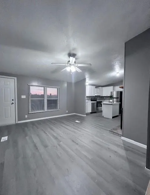 Manufactured Home For Sale in Erath County , 13429 Fm 914, Stephenville, Texas 76401, 3 Bedroom, 2 Bathroom, Garage spaces, 1,080 Sqft, built in 2008, mls#21218818, Real Estate Agent in Stephenville, Homes For Sale in Erath county, Homes For Sale in Stephenville, Realtor in Stephenville Texas, Real Estate Brokerage Independent Realty Texas, Luminita Cordes Realtor
