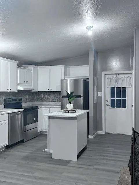 Manufactured Home For Sale in Erath County , 13429 Fm 914, Stephenville, Texas 76401, 3 Bedroom, 2 Bathroom, Garage spaces, 1,080 Sqft, built in 2008, mls#21218818, Real Estate Agent in Stephenville, Homes For Sale in Erath county, Homes For Sale in Stephenville, Realtor in Stephenville Texas, Real Estate Brokerage Independent Realty Texas, Luminita Cordes Realtor