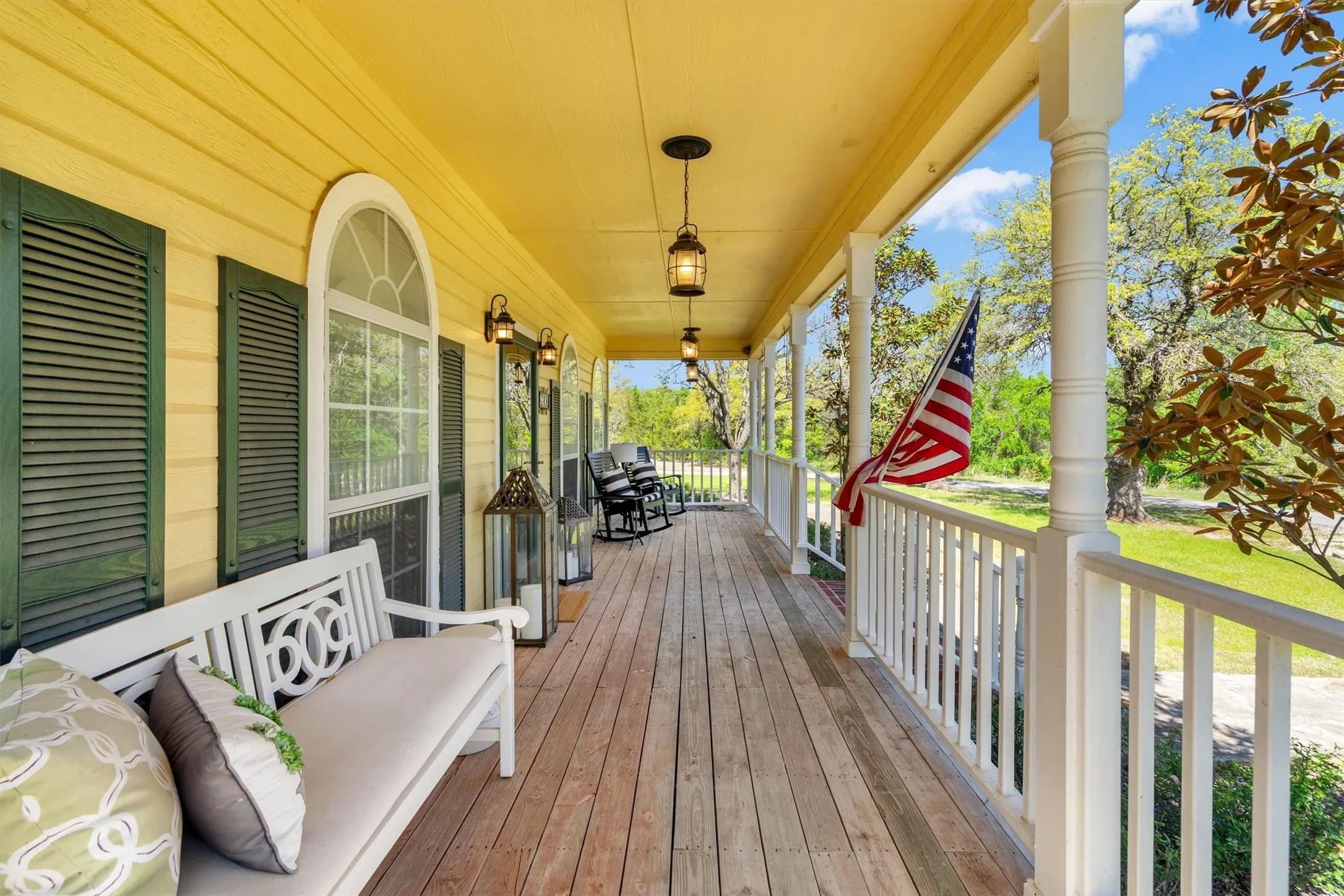 Nice sitting porch very spacious.