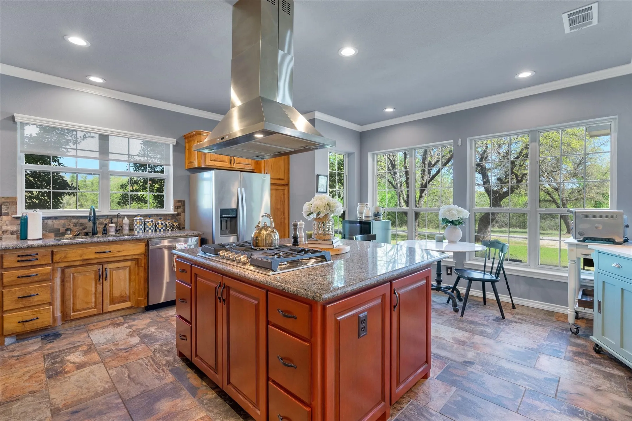 Single Family Residence For Sale in Parker County , 6206 S Fm 730, Azle, Texas 76020, 4 Bedroom, 4 Bathroom, 2 Garage spaces, 3,348 Sqft, built in 2000, Preowned, mls#21221417, Real Estate Agent in Azle, Homes For Sale in Parker county, Homes For Sale in Azle, Realtor in Azle Texas, Real Estate Brokerage Independent Realty Texas, Luminita Cordes Realtor