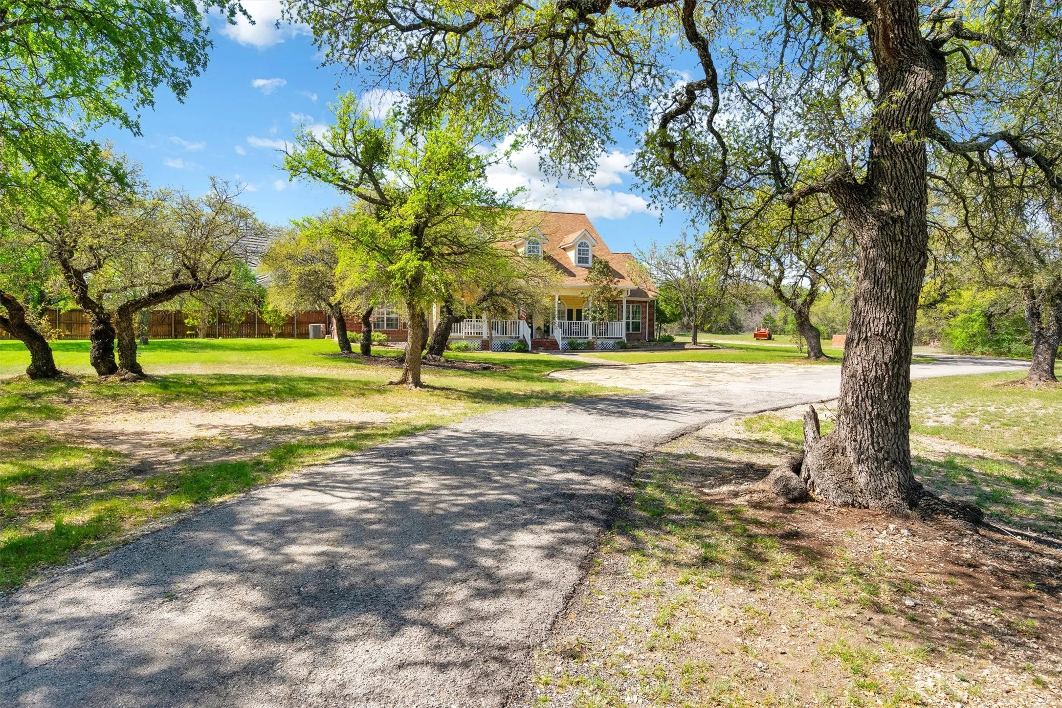 Single Family Residence For Sale in Parker County , 6206 S Fm 730, Azle, Texas 76020, 4 Bedroom, 4 Bathroom, 2 Garage spaces, 3,348 Sqft, built in 2000, Preowned, mls#21221417, Real Estate Agent in Azle, Homes For Sale in Parker county, Homes For Sale in Azle, Realtor in Azle Texas, Real Estate Brokerage Independent Realty Texas, Luminita Cordes Realtor