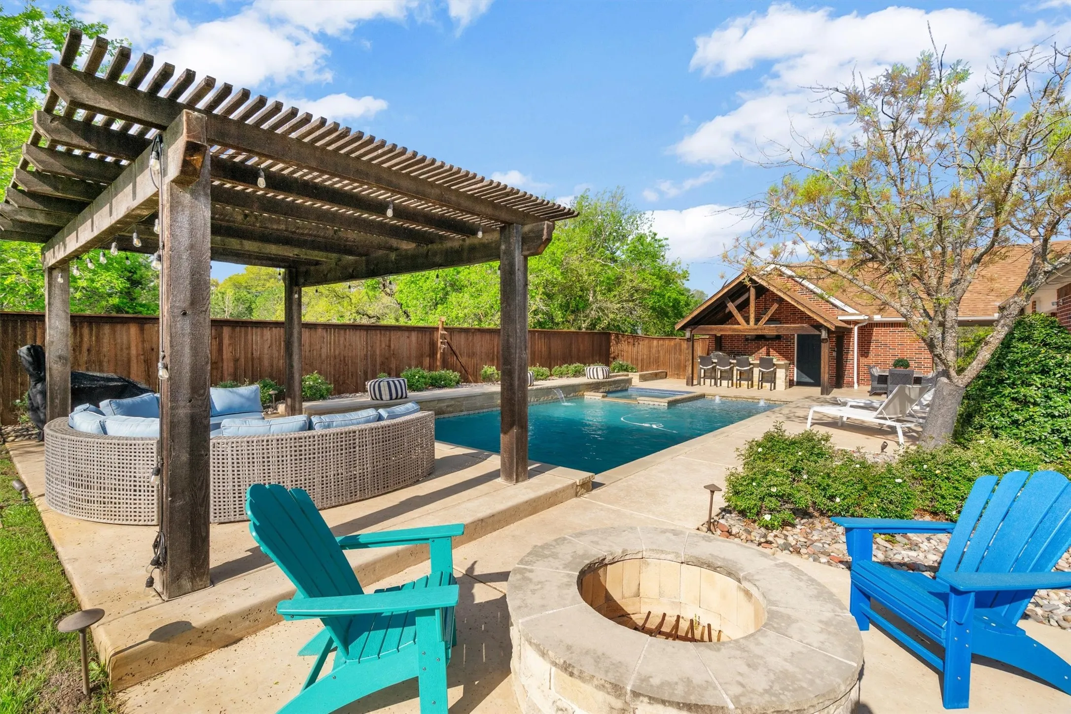 Shallow tanning deck.