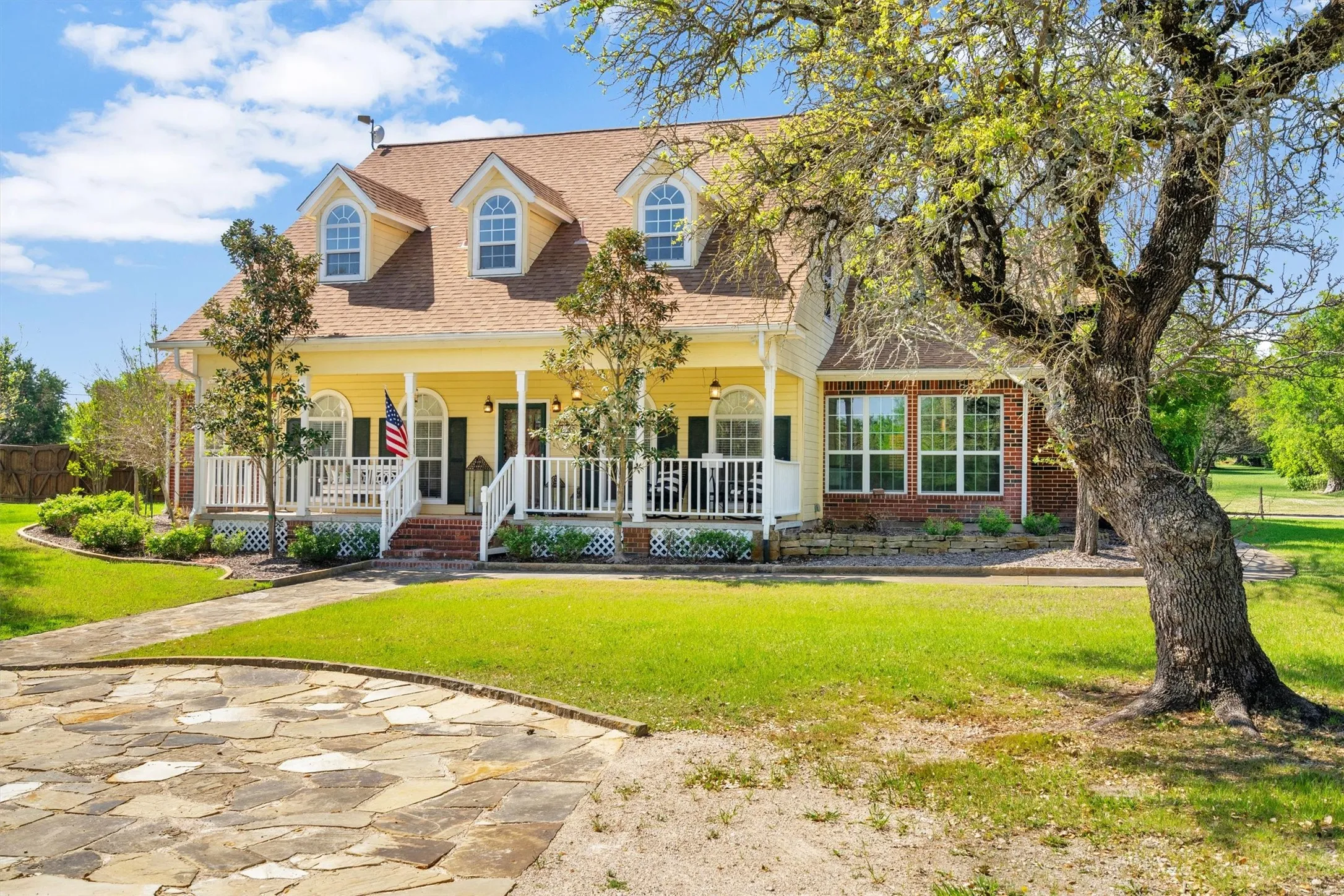Single Family Residence For Sale in Parker County , 6206 S Fm 730, Azle, Texas 76020, 4 Bedroom, 4 Bathroom, 2 Garage spaces, 3,348 Sqft, built in 2000, Preowned, mls#21221417, Real Estate Agent in Azle, Homes For Sale in Parker county, Homes For Sale in Azle, Realtor in Azle Texas, Real Estate Brokerage Independent Realty Texas, Luminita Cordes Realtor