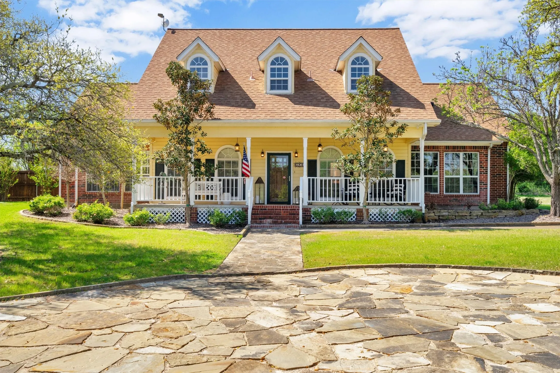 Single Family Residence For Sale in Parker County , 6206 S Fm 730, Azle, Texas 76020, 4 Bedroom, 4 Bathroom, 2 Garage spaces, 3,348 Sqft, built in 2000, Preowned, mls#21221417, Real Estate Agent in Azle, Homes For Sale in Parker county, Homes For Sale in Azle, Realtor in Azle Texas, Real Estate Brokerage Independent Realty Texas, Luminita Cordes Realtor