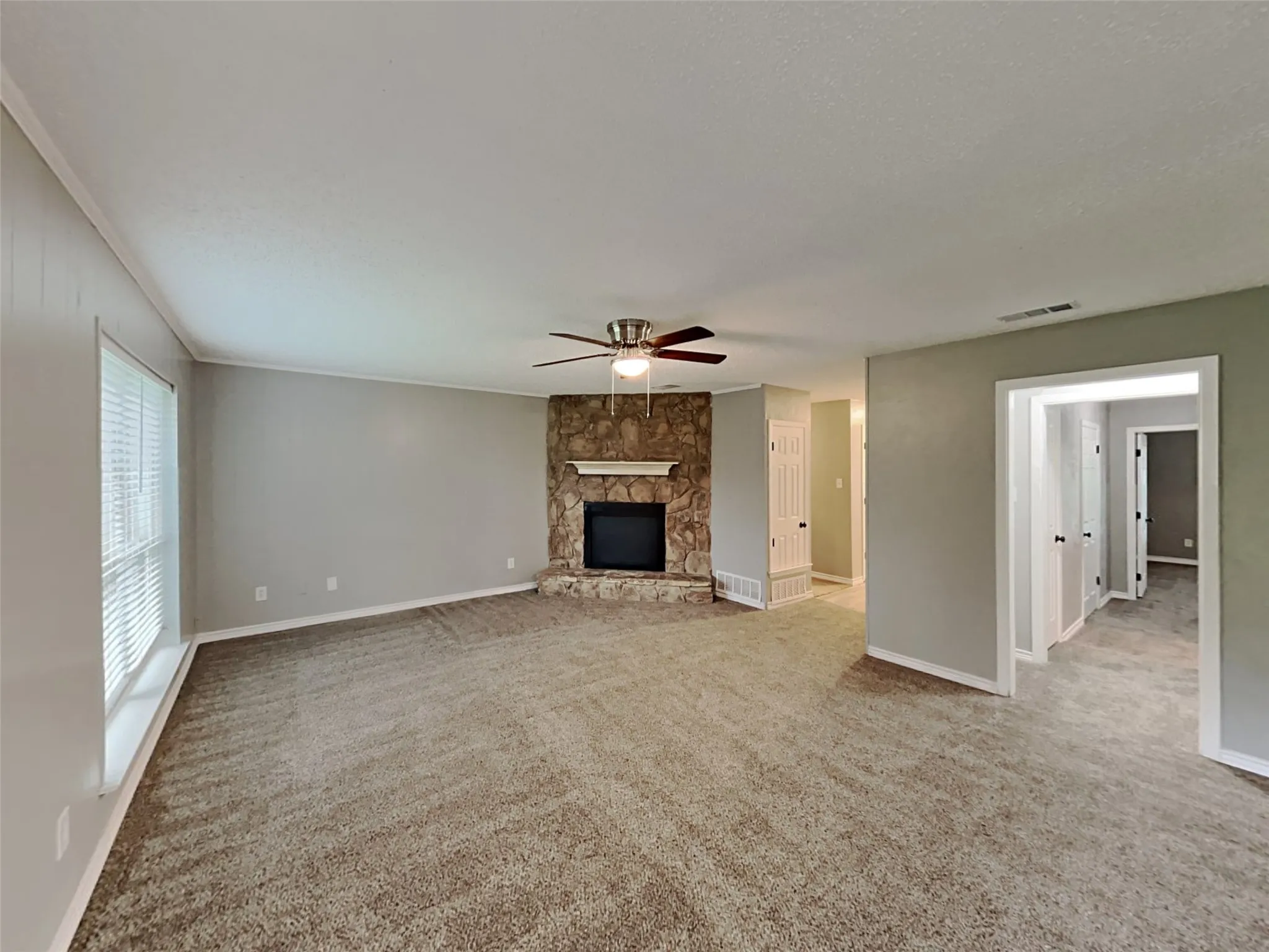 Single Family Residence For Sale in Kaufman County , 702 Redbud Drive, Forney, Texas 75126, 4 Bedroom, 2 Bathroom, 2 Garage spaces, 1,890 Sqft, built in 1979, mls#21221808, Real Estate Agent in Forney, Homes For Sale in Kaufman county, Homes For Sale in Forney, Realtor in Forney Texas, Real Estate Brokerage Independent Realty Texas, Luminita Cordes Realtor