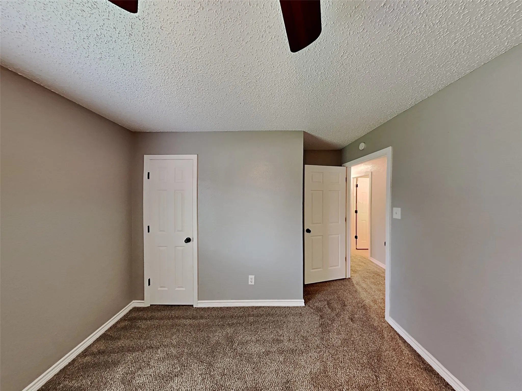Single Family Residence For Sale in Kaufman County , 702 Redbud Drive, Forney, Texas 75126, 4 Bedroom, 2 Bathroom, 2 Garage spaces, 1,890 Sqft, built in 1979, mls#21221808, Real Estate Agent in Forney, Homes For Sale in Kaufman county, Homes For Sale in Forney, Realtor in Forney Texas, Real Estate Brokerage Independent Realty Texas, Luminita Cordes Realtor