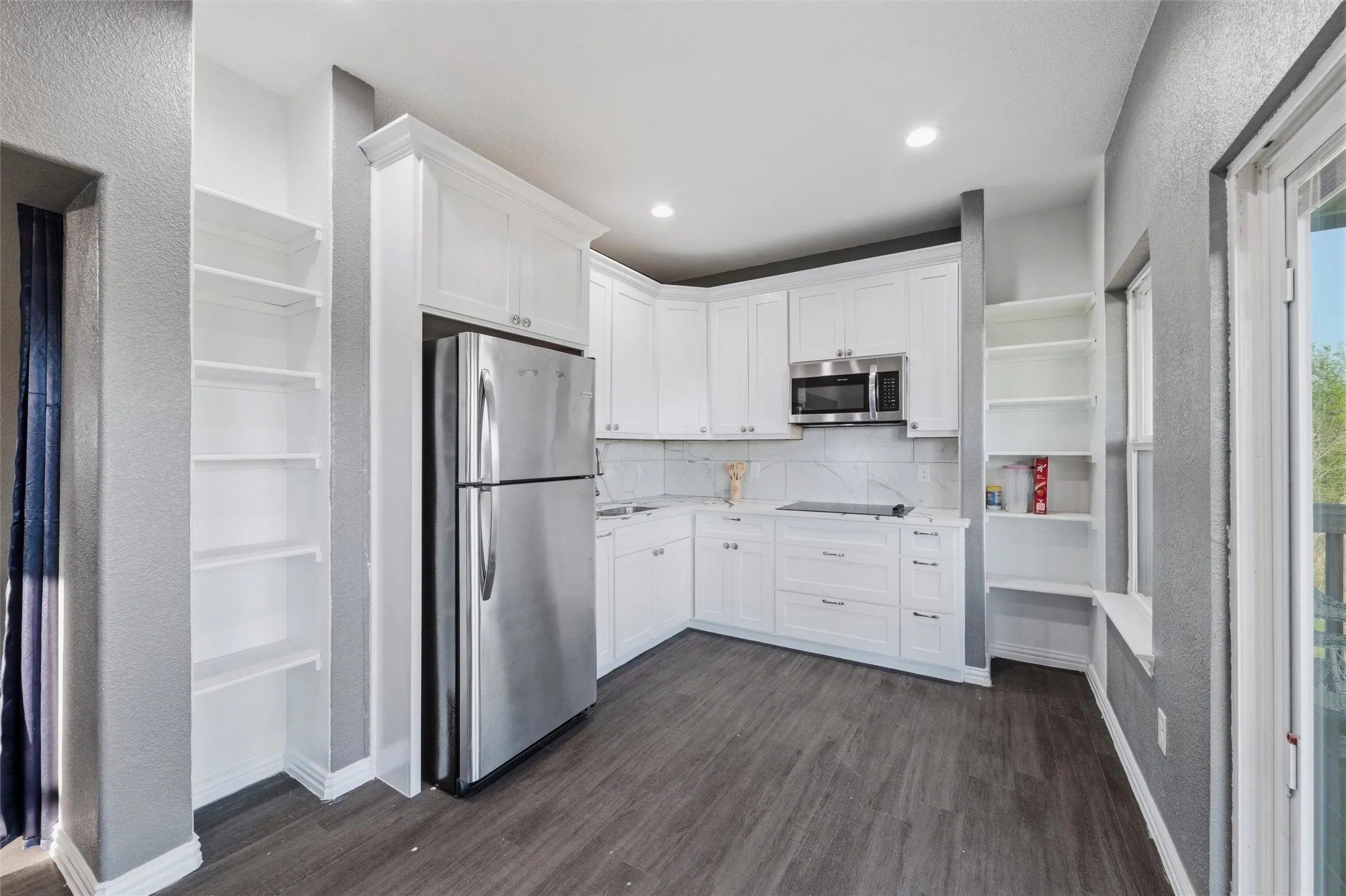 Single Family Residence For Sale in Hunt County , 641 Countess Road, Quinlan, Texas 75474, 3 Bedroom, 3 Bathroom, 2 Garage spaces, 3,200 Sqft, built in 2020, mls#21221449, Real Estate Agent in Quinlan, Homes For Sale in Hunt county, Homes For Sale in Quinlan, Realtor in Quinlan Texas, Real Estate Brokerage Independent Realty Texas, Luminita Cordes Realtor