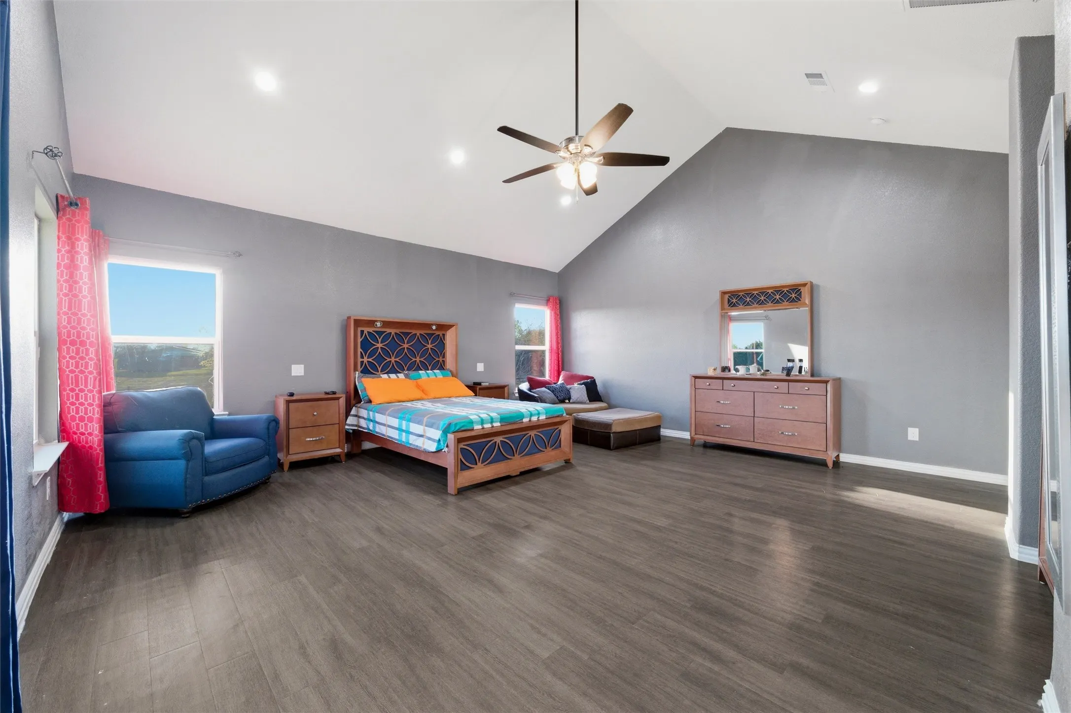 Single Family Residence For Sale in Hunt County , 641 Countess Road, Quinlan, Texas 75474, 3 Bedroom, 3 Bathroom, 2 Garage spaces, 3,200 Sqft, built in 2020, mls#21221449, Real Estate Agent in Quinlan, Homes For Sale in Hunt county, Homes For Sale in Quinlan, Realtor in Quinlan Texas, Real Estate Brokerage Independent Realty Texas, Luminita Cordes Realtor