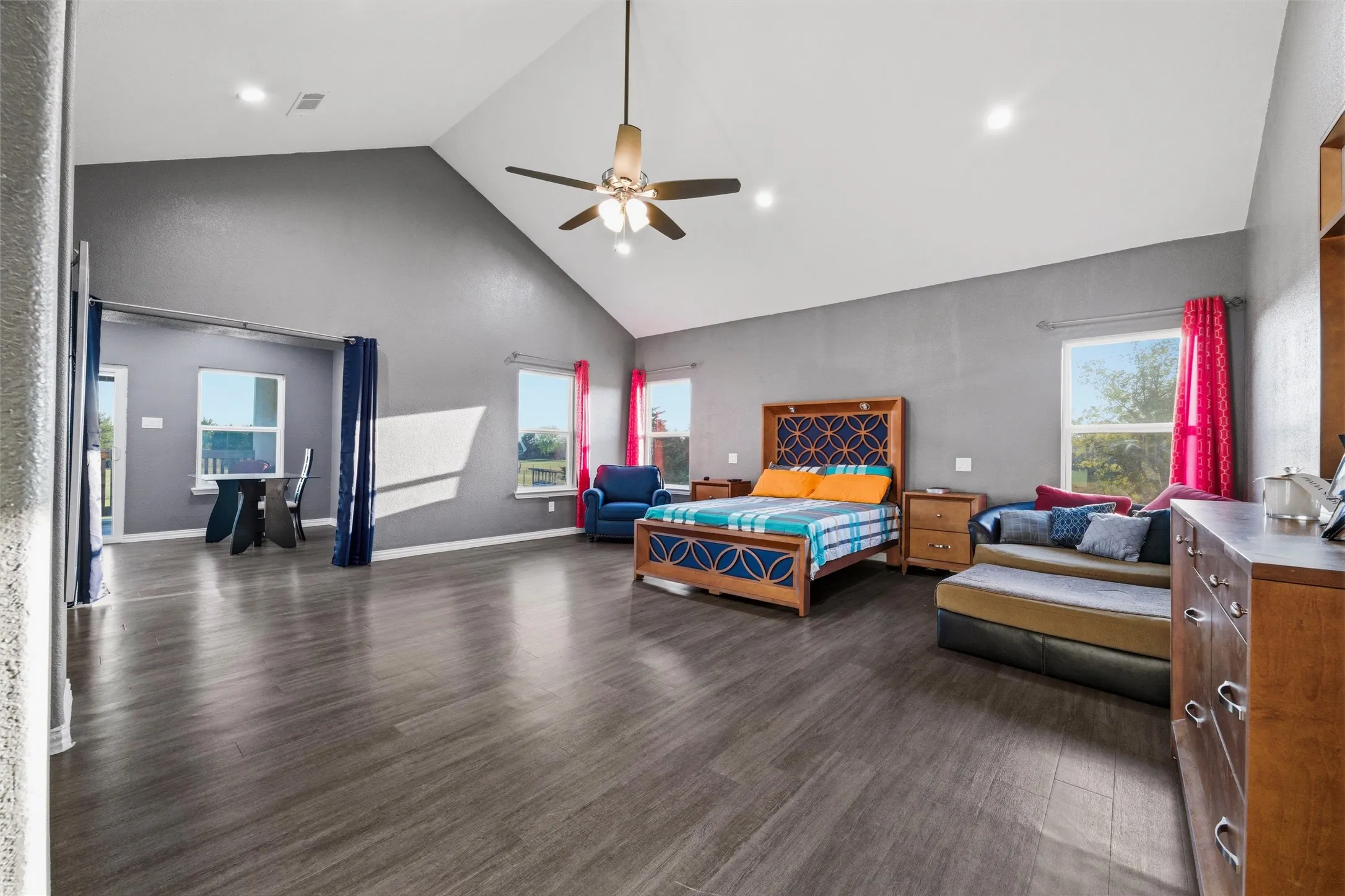 Single Family Residence For Sale in Hunt County , 641 Countess Road, Quinlan, Texas 75474, 3 Bedroom, 3 Bathroom, 2 Garage spaces, 3,200 Sqft, built in 2020, mls#21221449, Real Estate Agent in Quinlan, Homes For Sale in Hunt county, Homes For Sale in Quinlan, Realtor in Quinlan Texas, Real Estate Brokerage Independent Realty Texas, Luminita Cordes Realtor